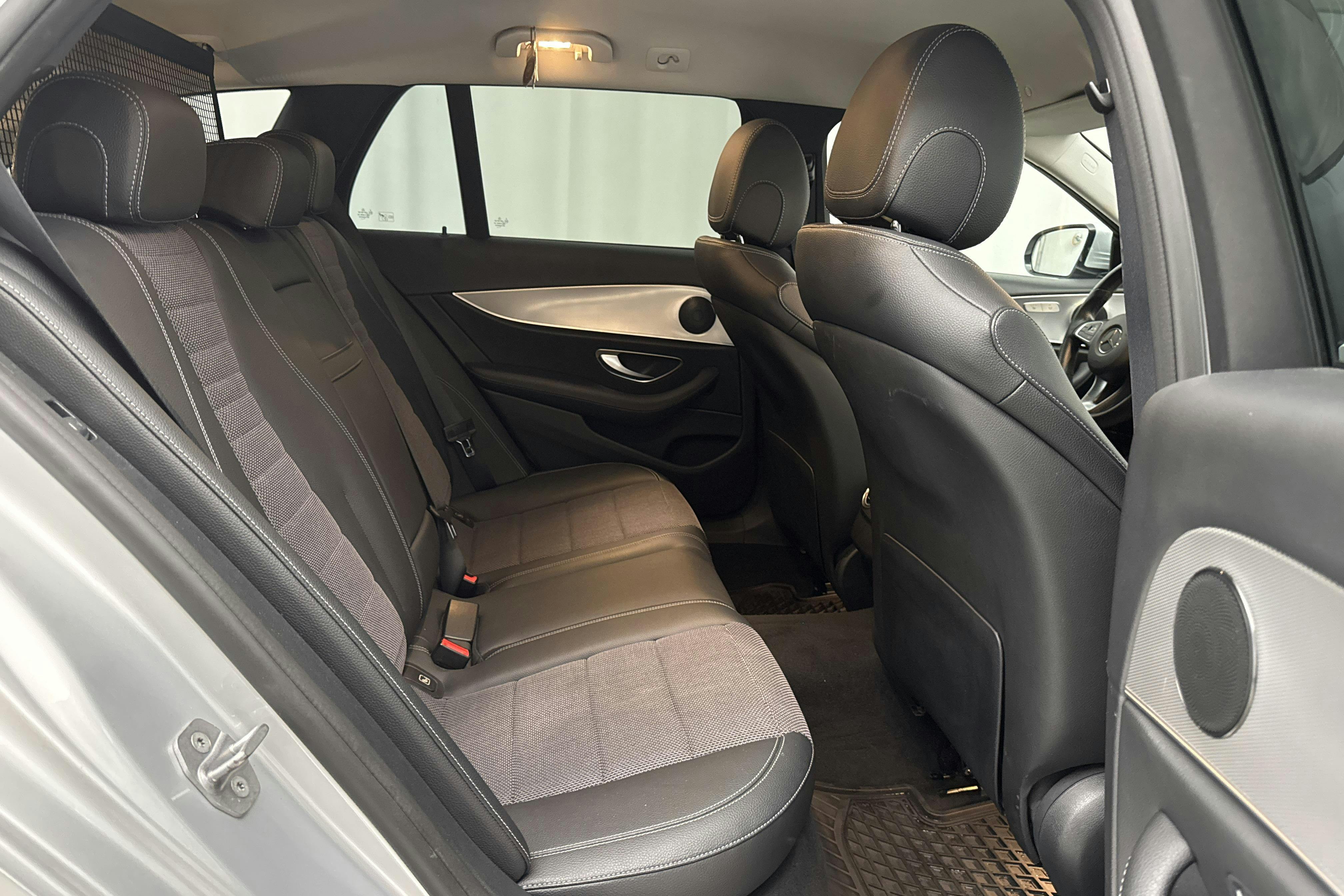 Mercedes E 220 d Kombi S213 (194hk) - 123 190 km - Automatic - silver - 2018