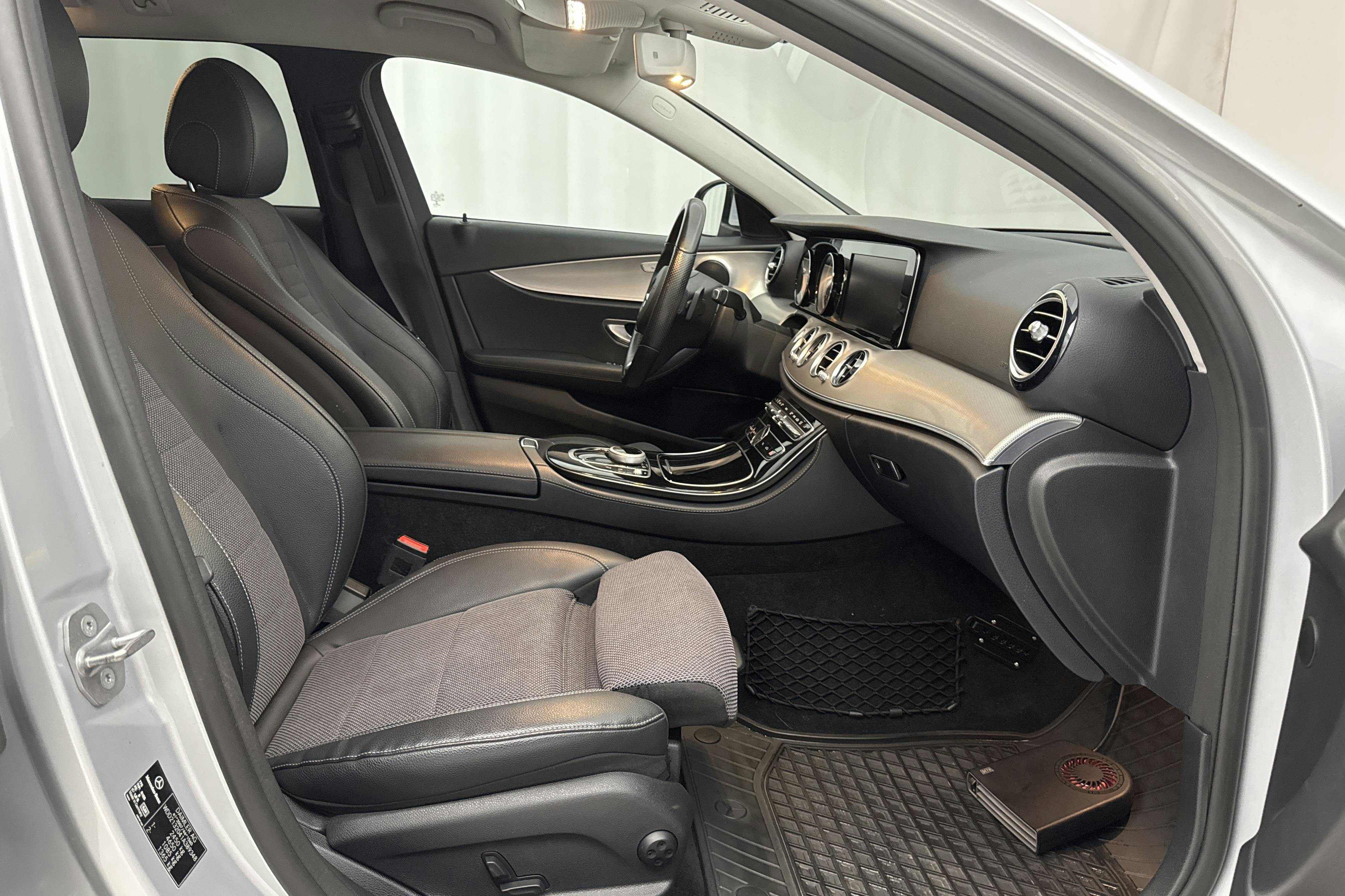 Mercedes E 220 d Kombi S213 (194hk) - 123 190 km - Automatic - silver - 2018