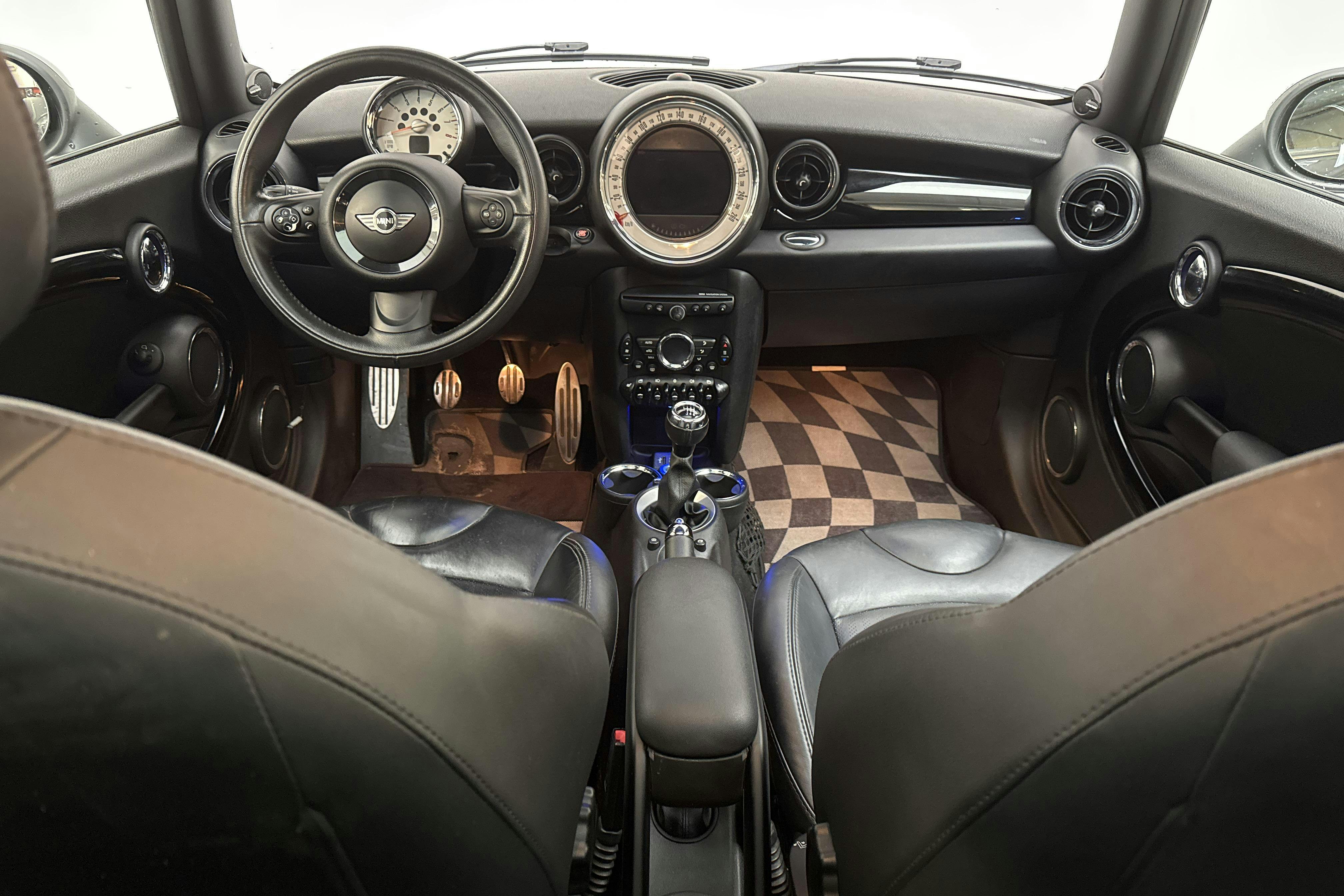 MINI Cooper S (184hk) - 111 920 km - Manual - gray - 2013