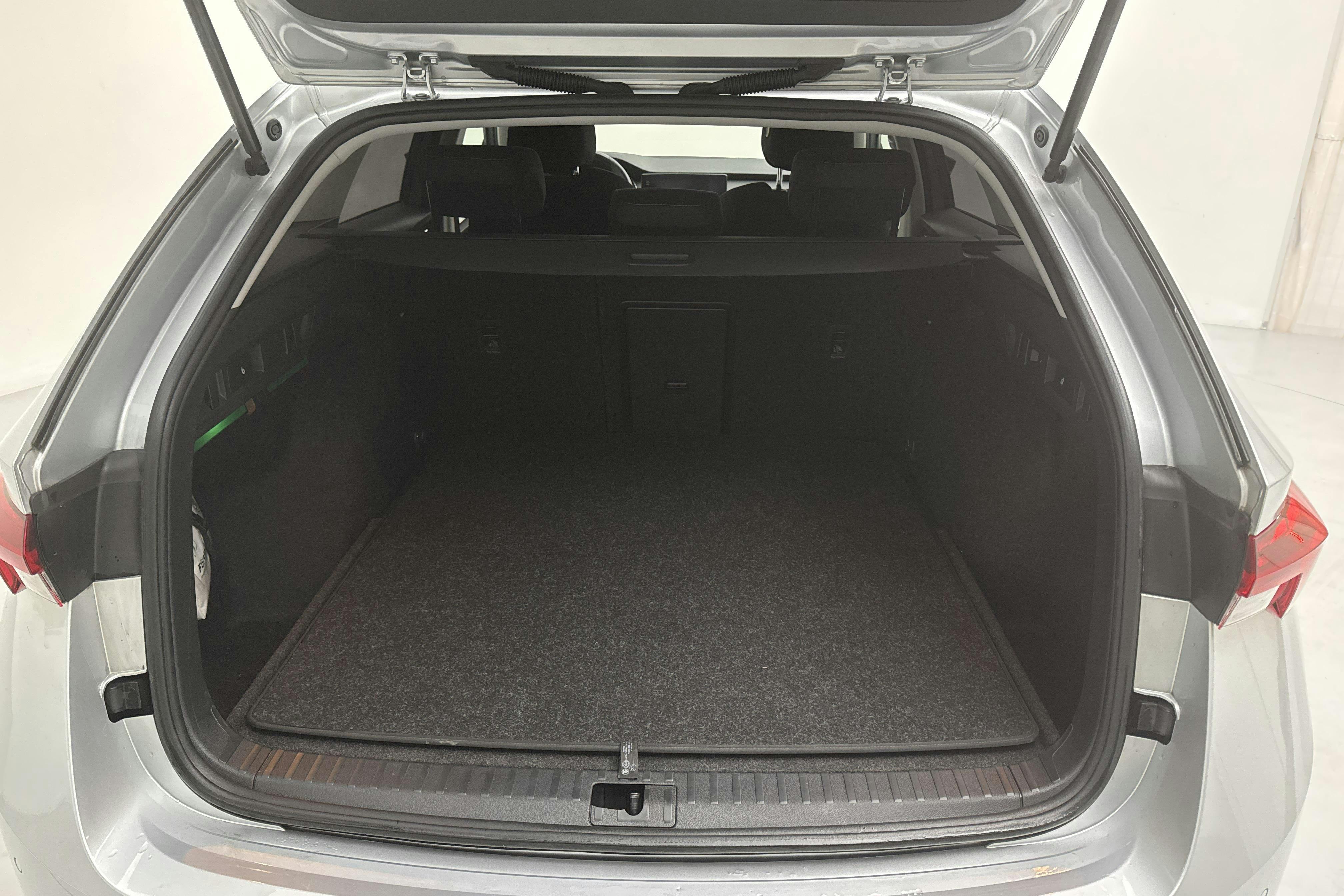 Skoda Octavia TSI e-Tec mHEV Combi (110hk) - 70 650 km - Automaattinen - hopea - 2021