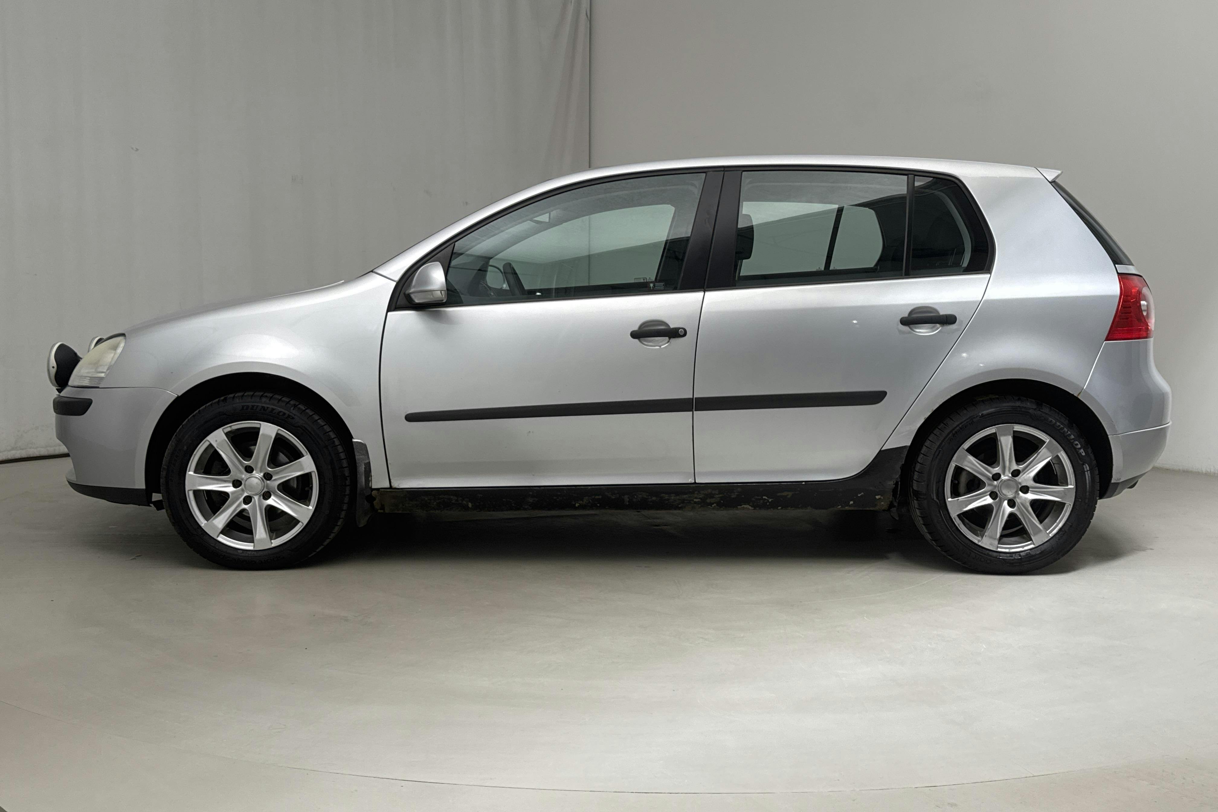 VW Golf A5 2.0 FSI 5dr 4Motion (150hk) - 18 560 mil - Manuell - silver - 2005