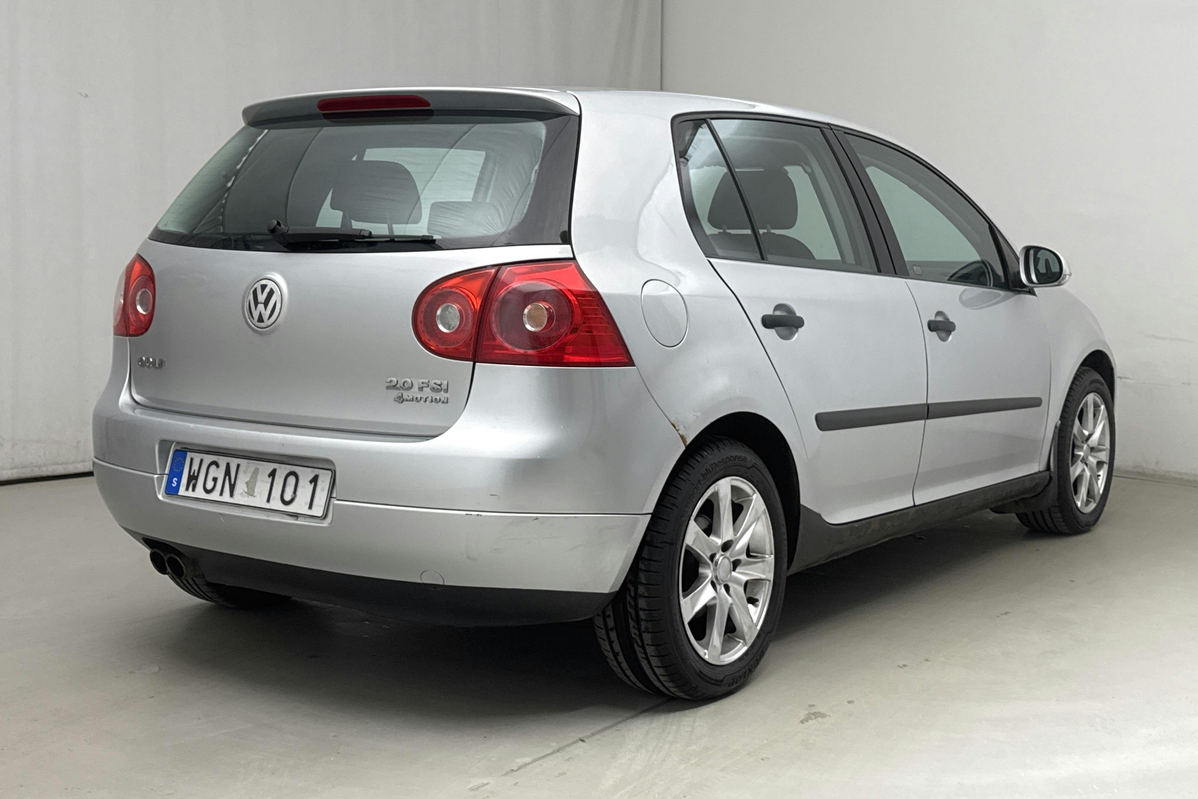 VW Golf A5 2.0 FSI 5dr 4Motion (150hk) - 18 560 mil - Manuell - silver - 2005
