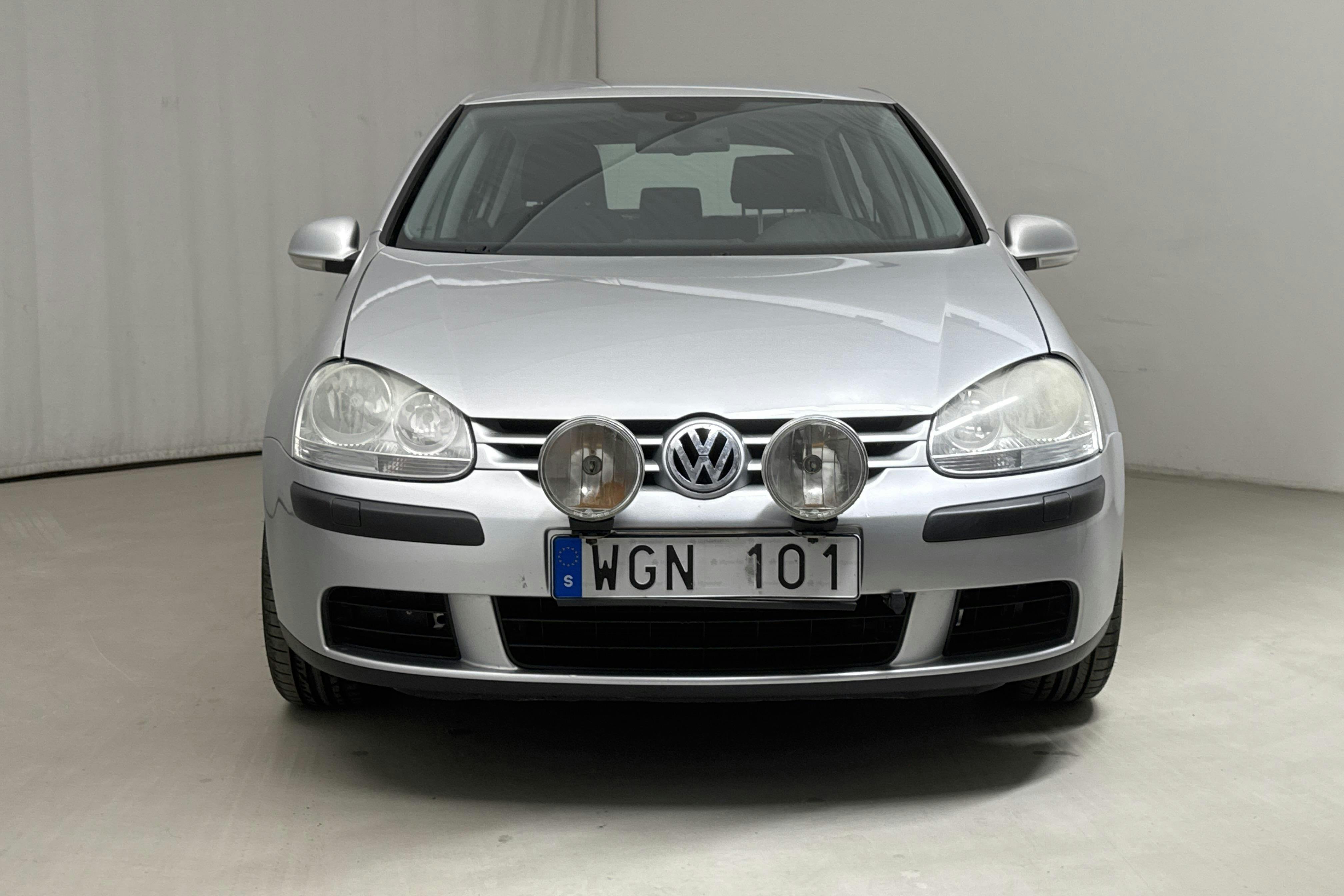 VW Golf A5 2.0 FSI 5dr 4Motion (150hk) - 18 560 mil - Manuell - silver - 2005