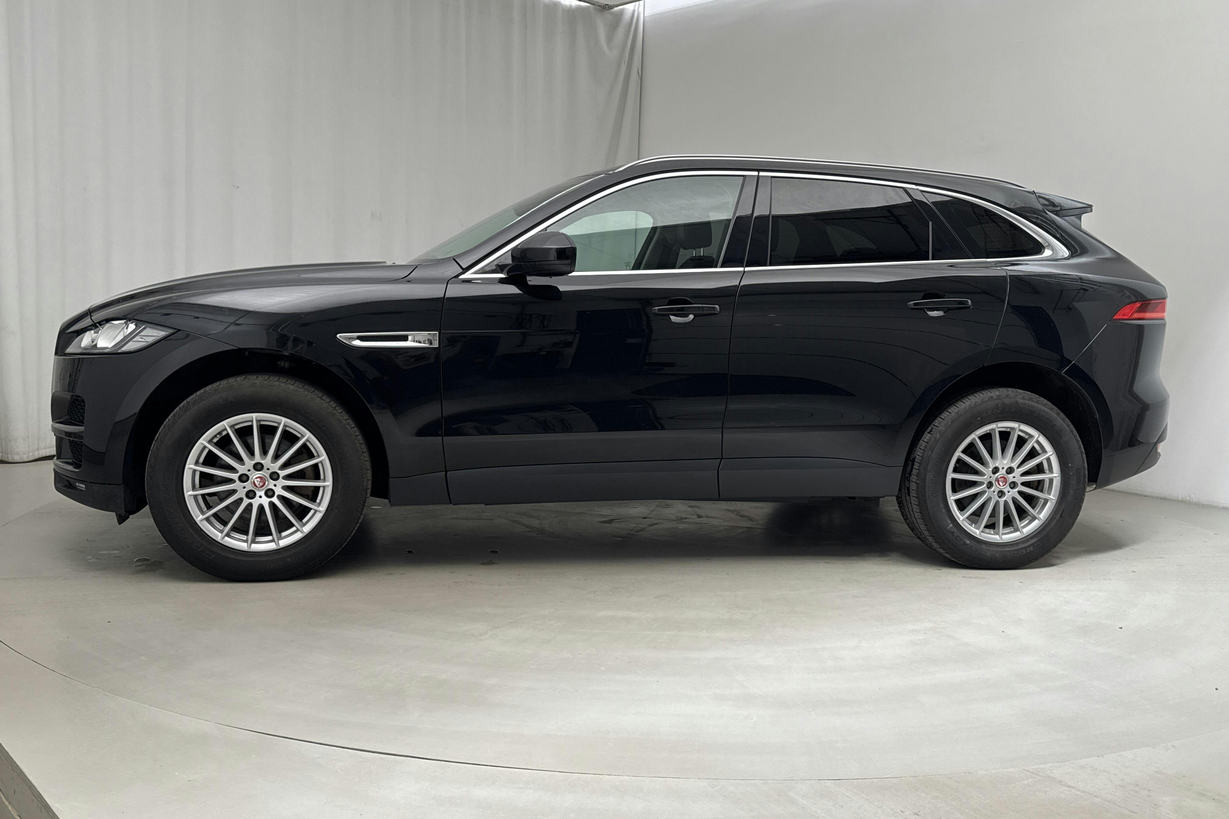 Jaguar F-Pace 25D 2.0 AWD (240hk) - 81 340 km - Automatic - black - 2018