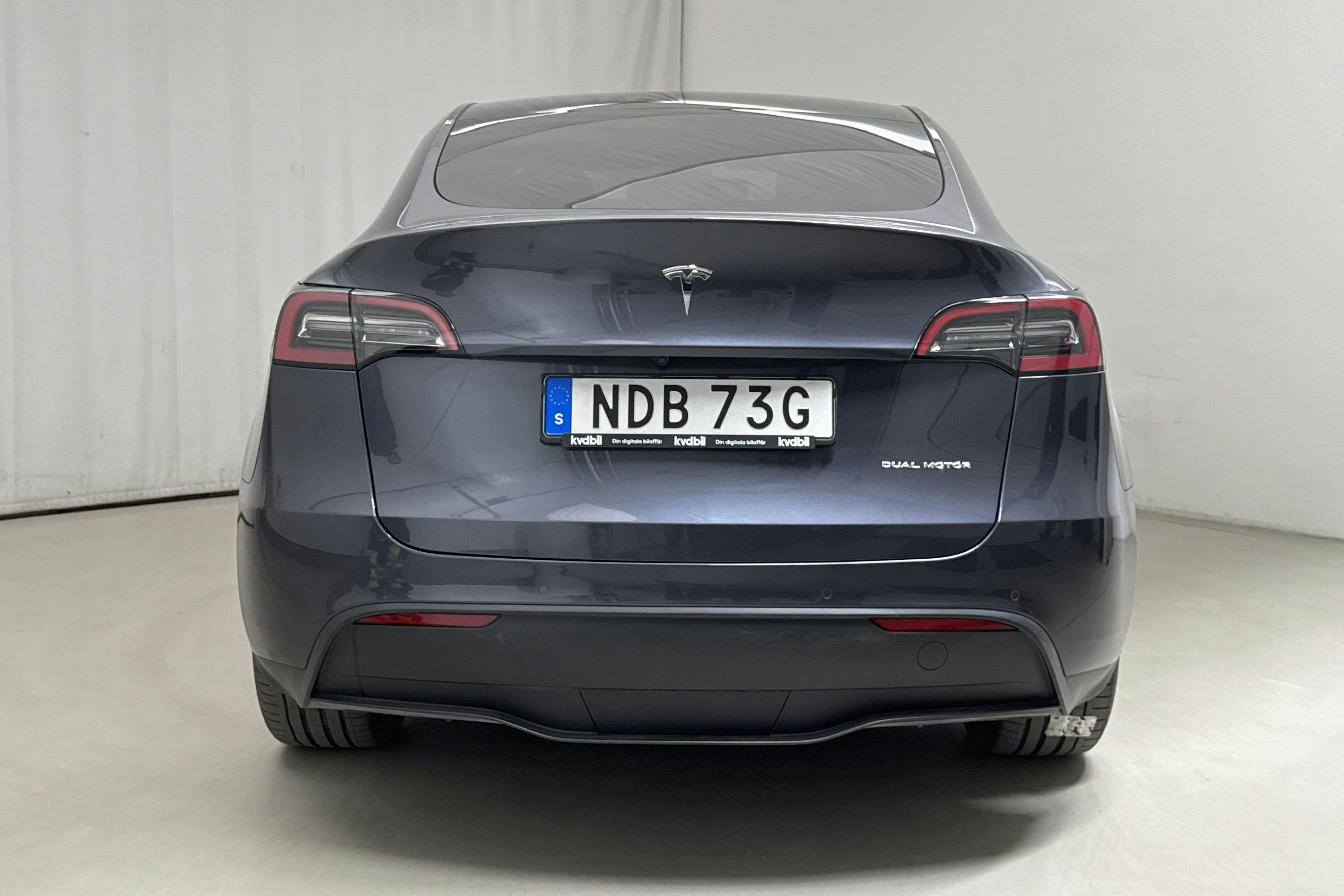 Tesla Model Y Long Range Dual Motor AWD - 4 568 mil - Automat - grå - 2022