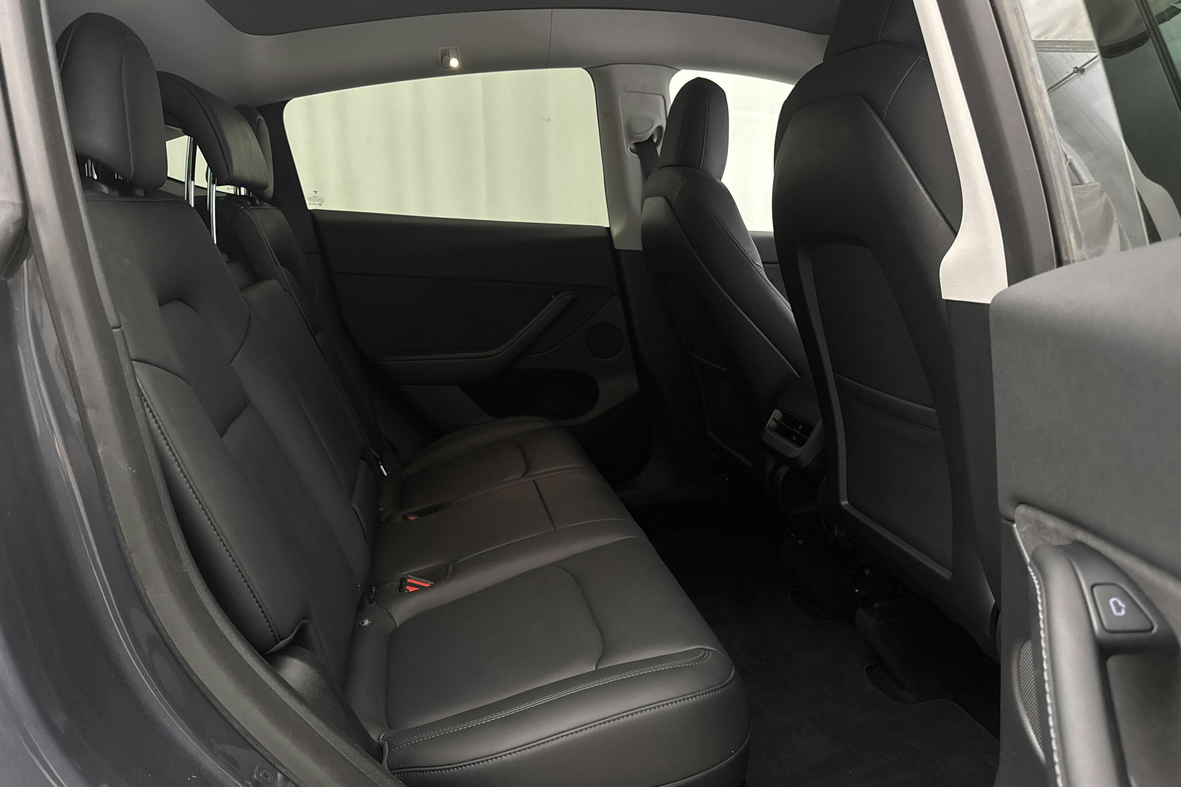 Tesla Model Y Long Range Dual Motor AWD - 4 568 mil - Automat - grå - 2022