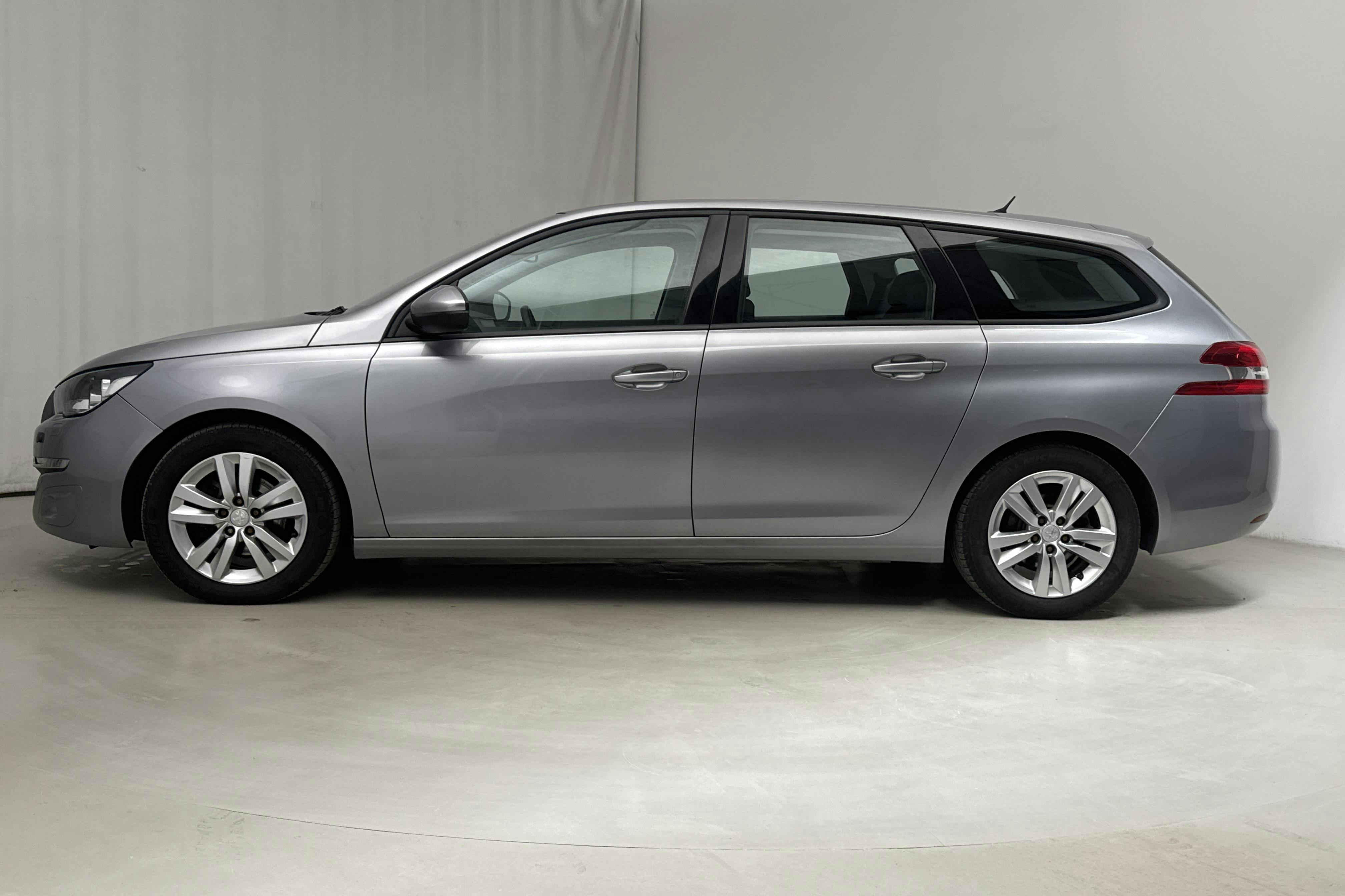 Peugeot 308 SW PureTech (130hk) - 8 513 mil - Automat - grå - 2014