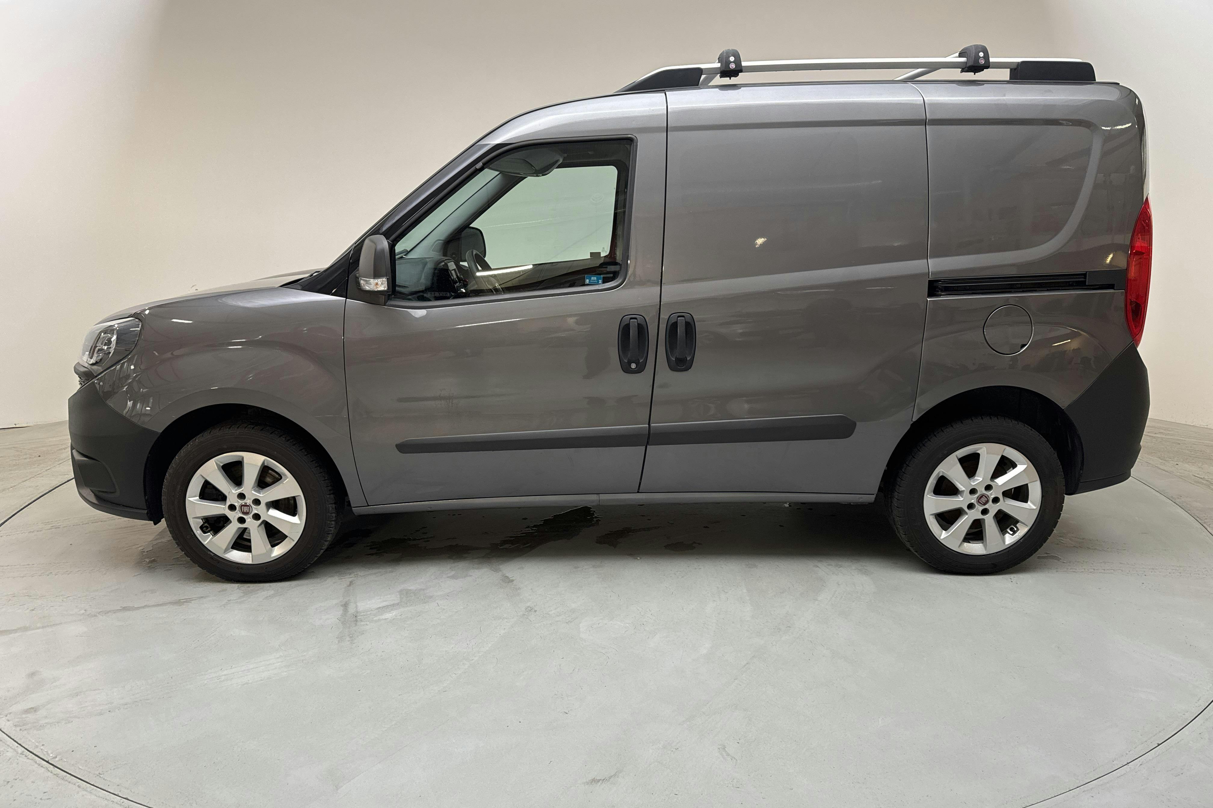 Fiat Doblo Cargo 1.4T CNG (120hk) - 9 152 mil - Manuell - grå - 2019