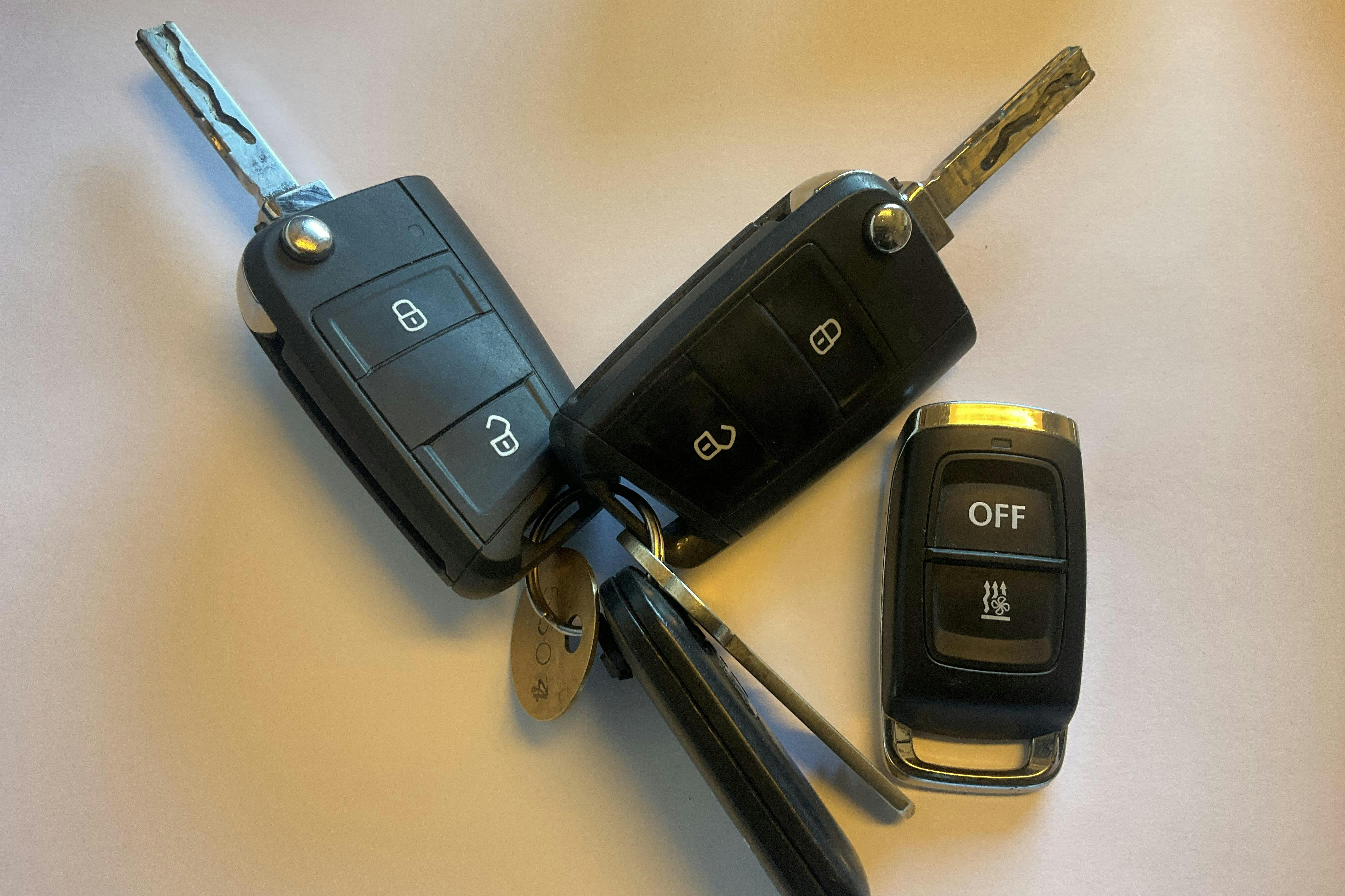 MAN TGE 3.180 4x4 Volymskåp - 31 684 mil - Automat - vit - 2018