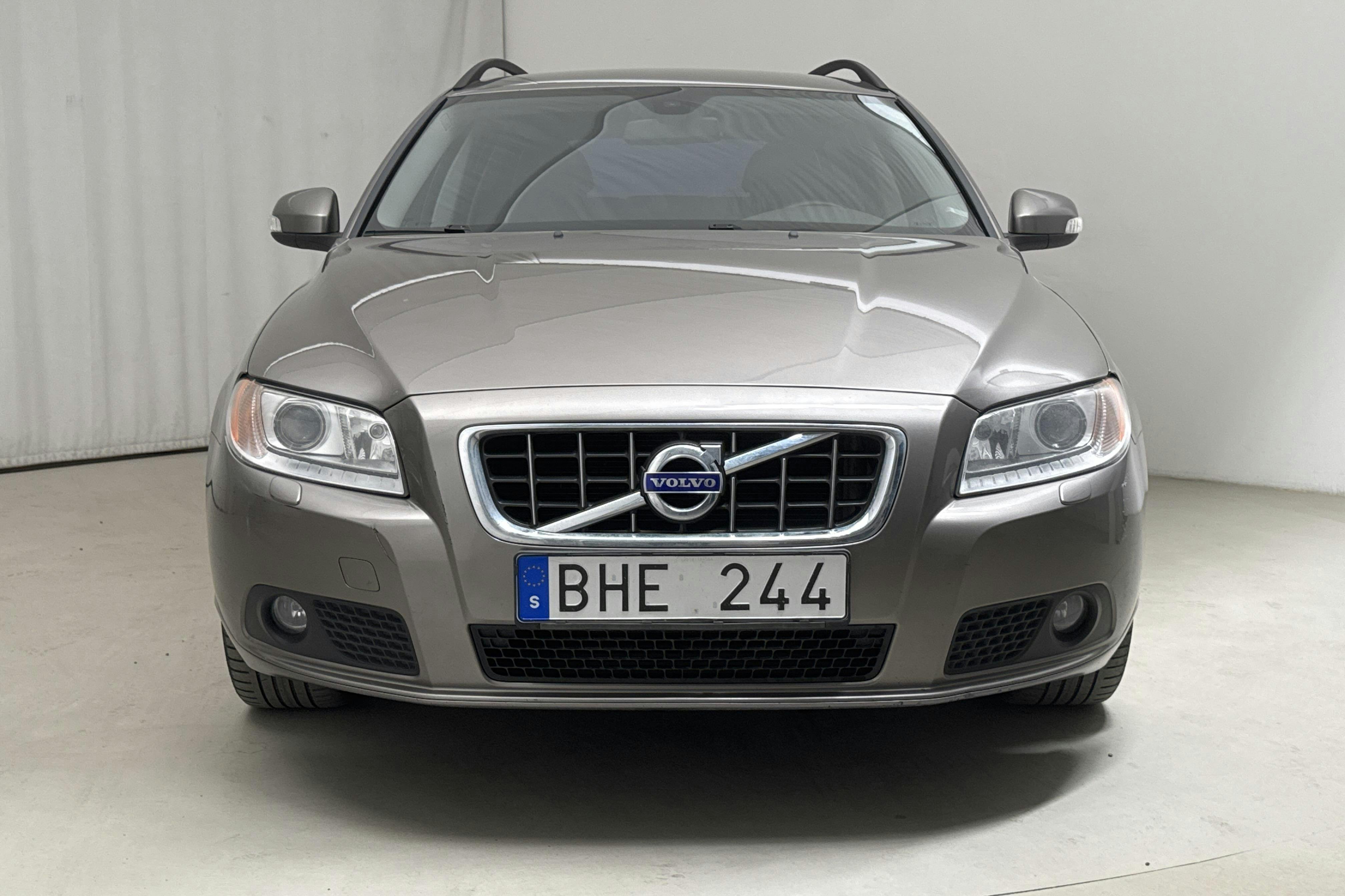 Volvo V70 II D3 (163hk) - 20 823 mil - Manuell - grå - 2011