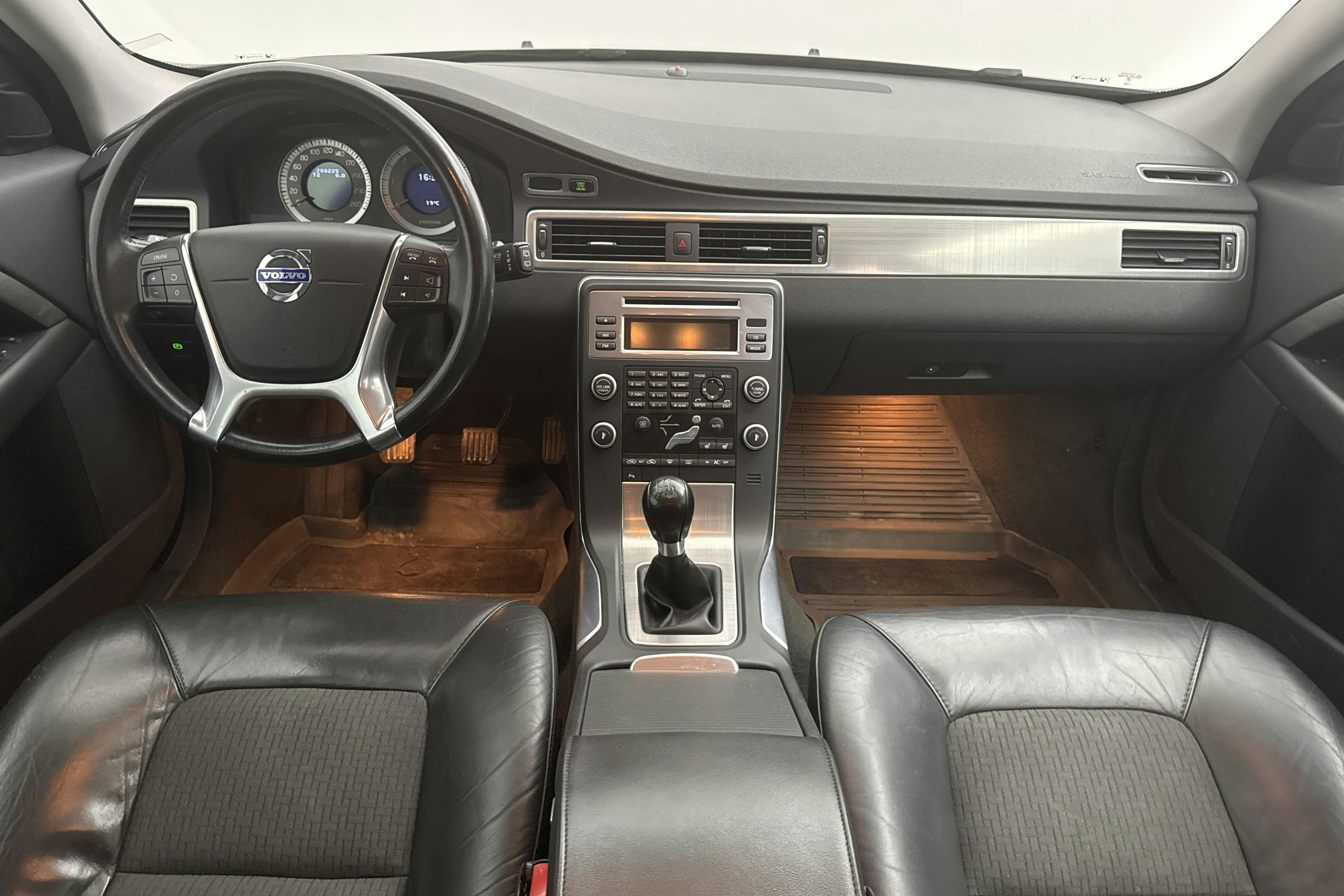 Volvo V70 II D3 (163hk) - 20 823 mil - Manuell - grå - 2011