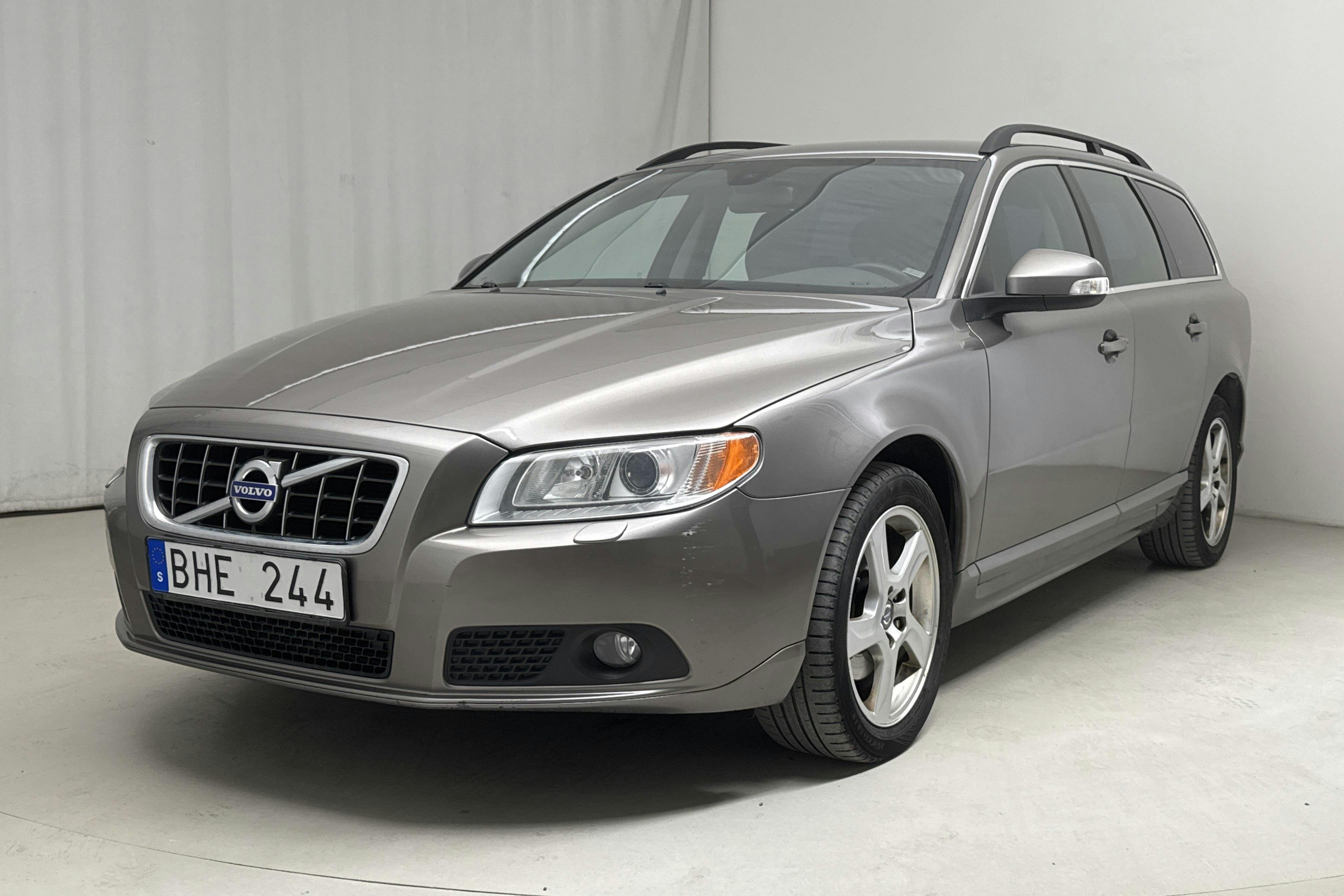 Volvo V70 II D3 (163hk) - 20 823 mil - Manuell - grå - 2011