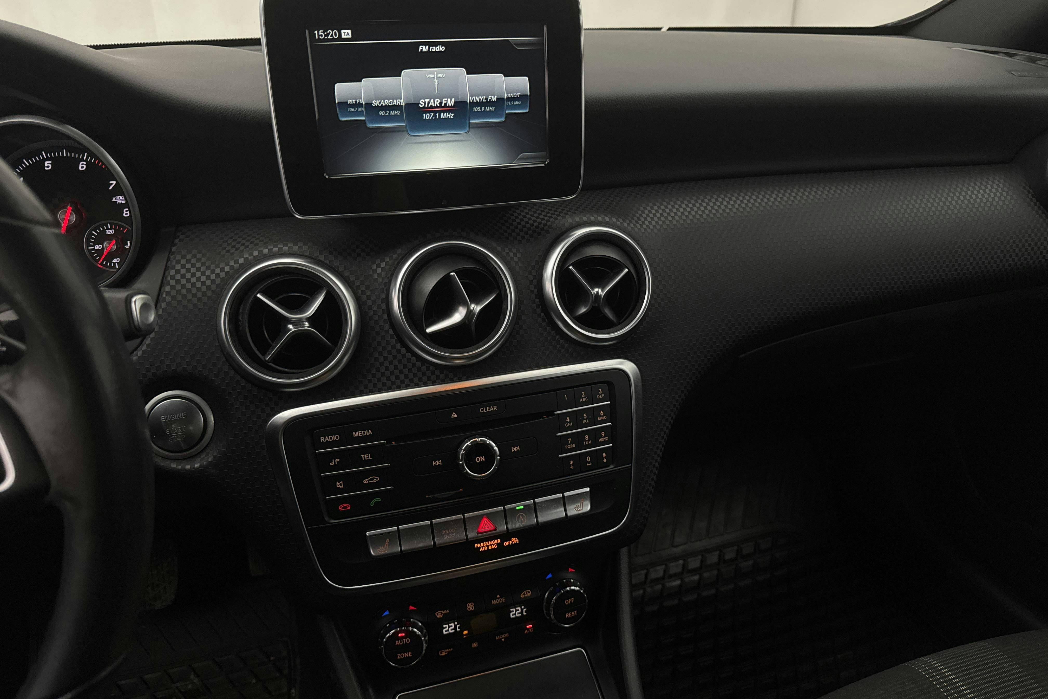 Mercedes A 180 5dr W176 (122hk) - 82 170 km - Automaattinen - hopea - 2017