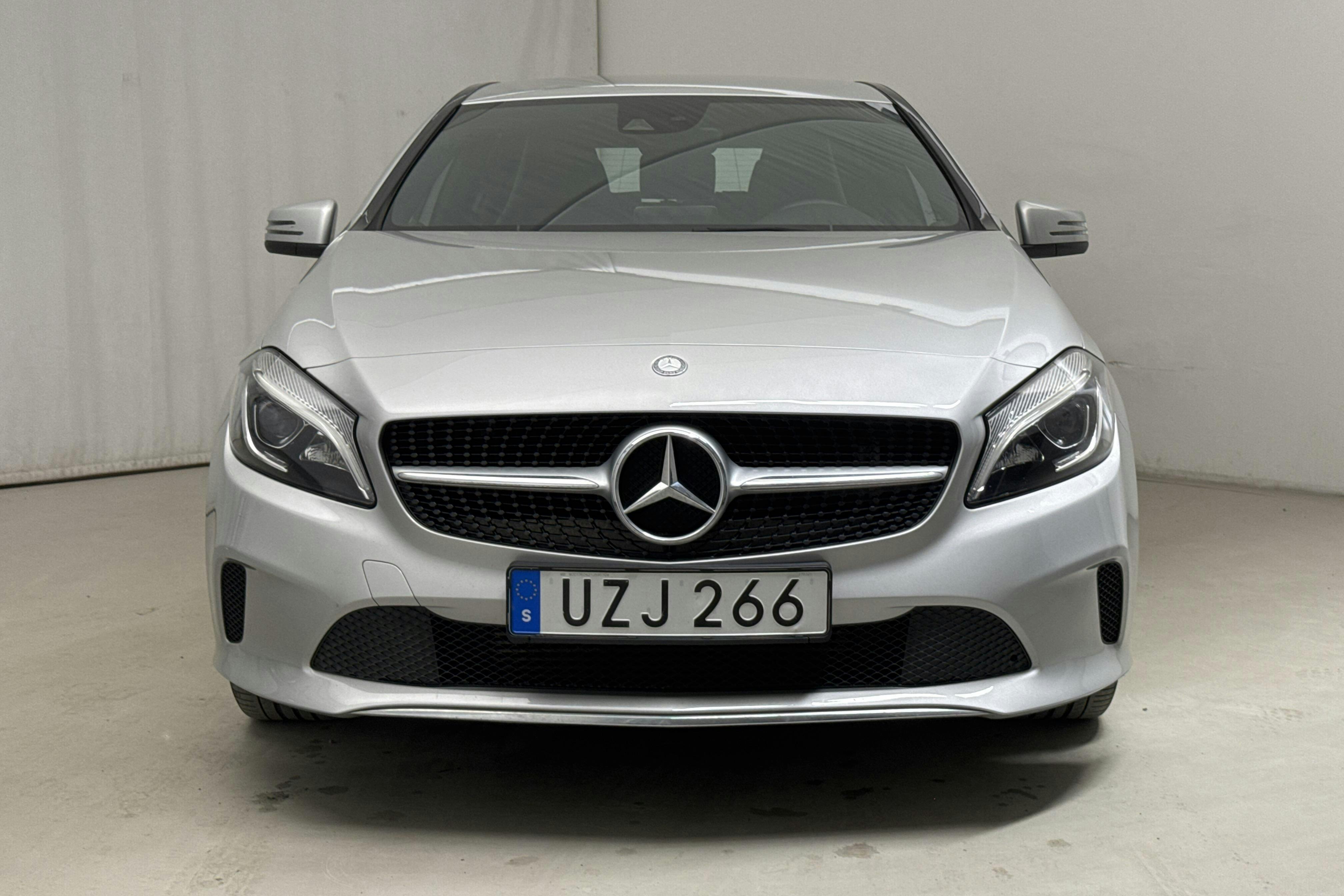 Mercedes A 180 5dr W176 (122hk) - 82 170 km - Automaattinen - hopea - 2017