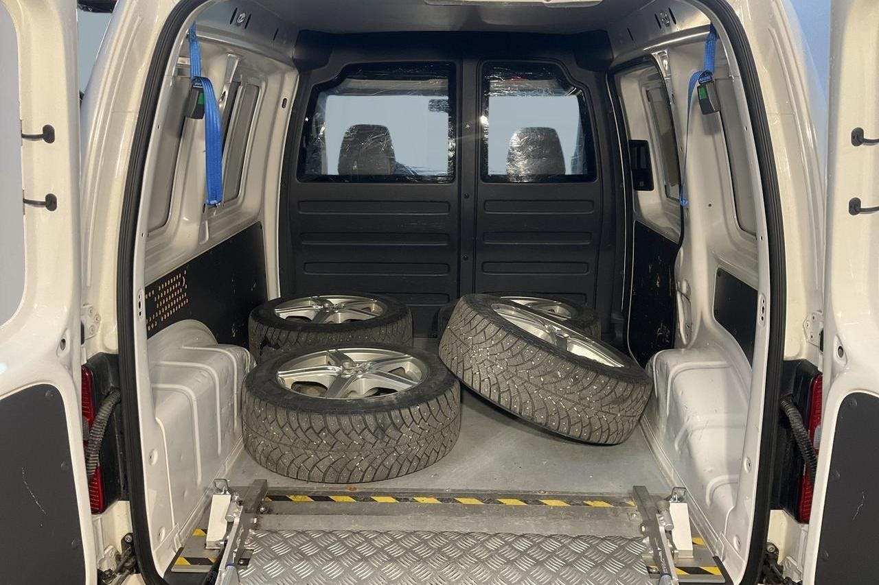 VW Caddy 2.0 TDI Skåp 4-motion (110hk) - 52 690 km - Manuaalinen - valkoinen - 2014
