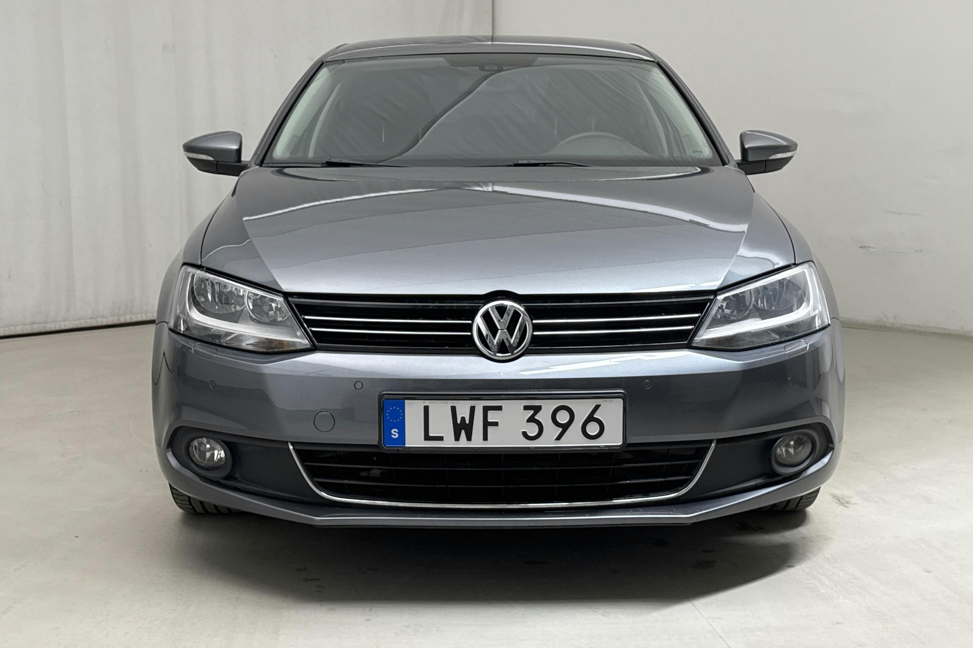 VW Jetta 2.0 TSI (200hk) - 148 350 km - Automatic - Dark Grey - 2011