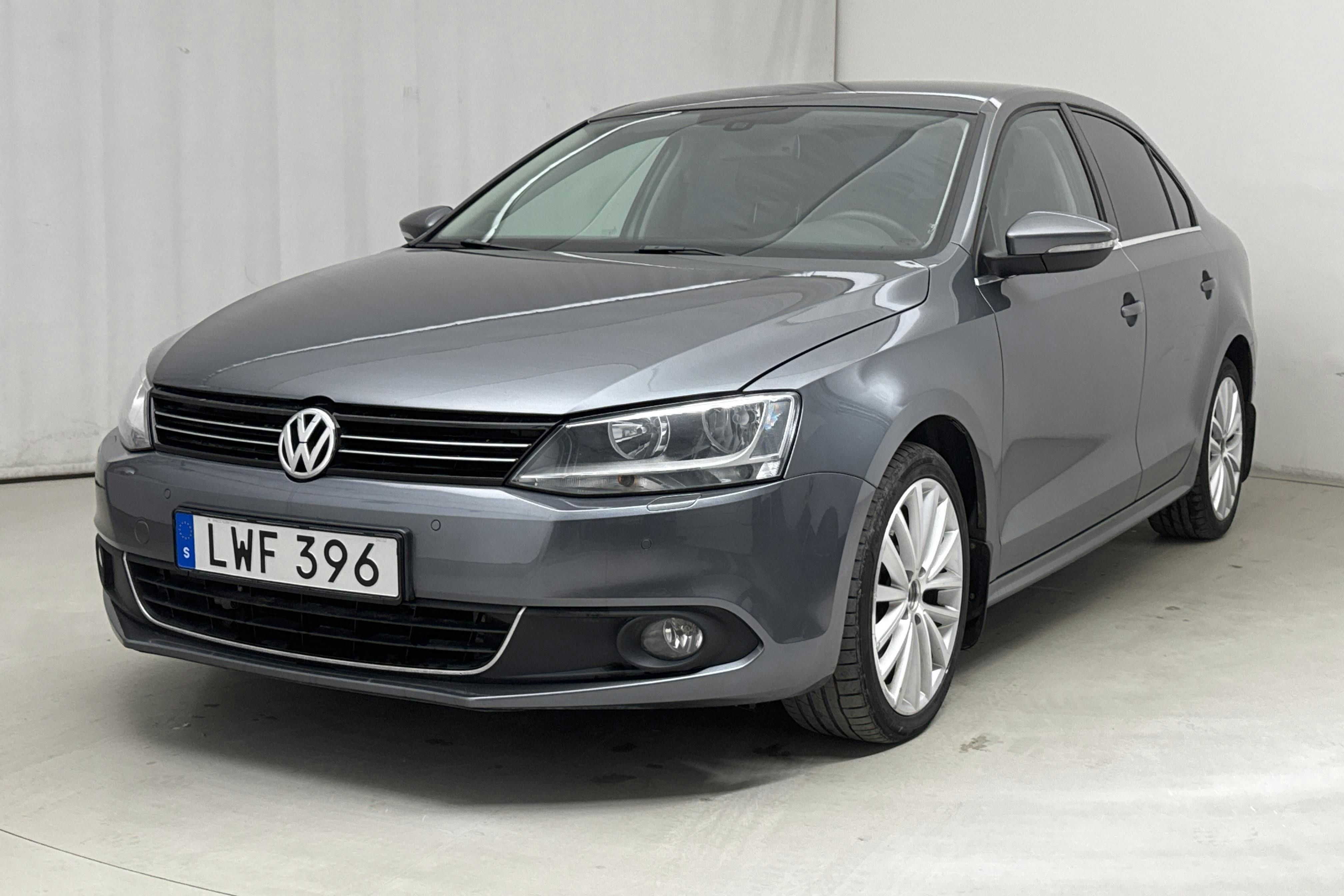 VW Jetta 2.0 TSI (200hk) - 148 350 km - Automatic - Dark Grey - 2011
