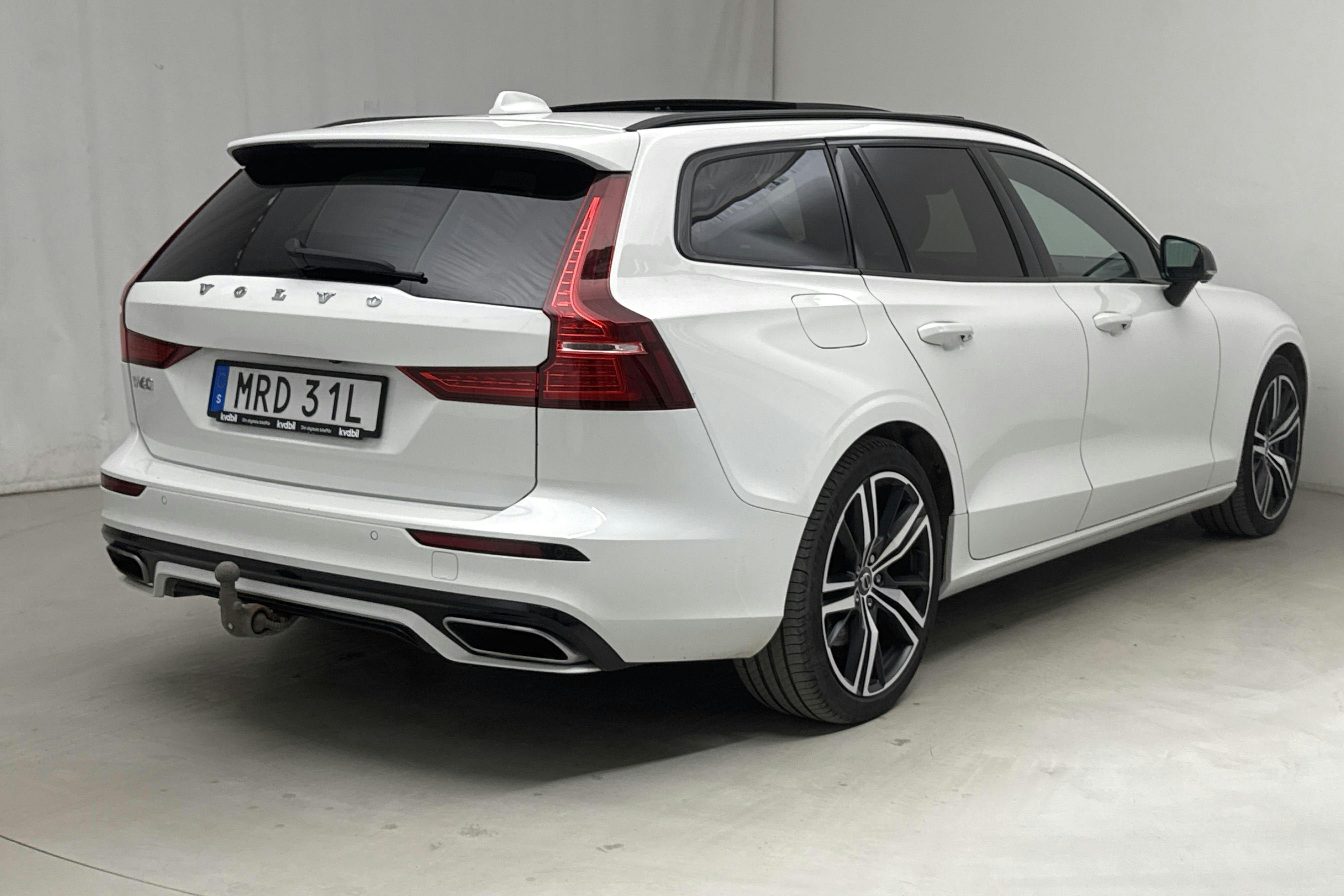 Volvo V60 T6 AWD Twin Engine (340hk) - 85 760 km - Automaatne - valge - 2021
