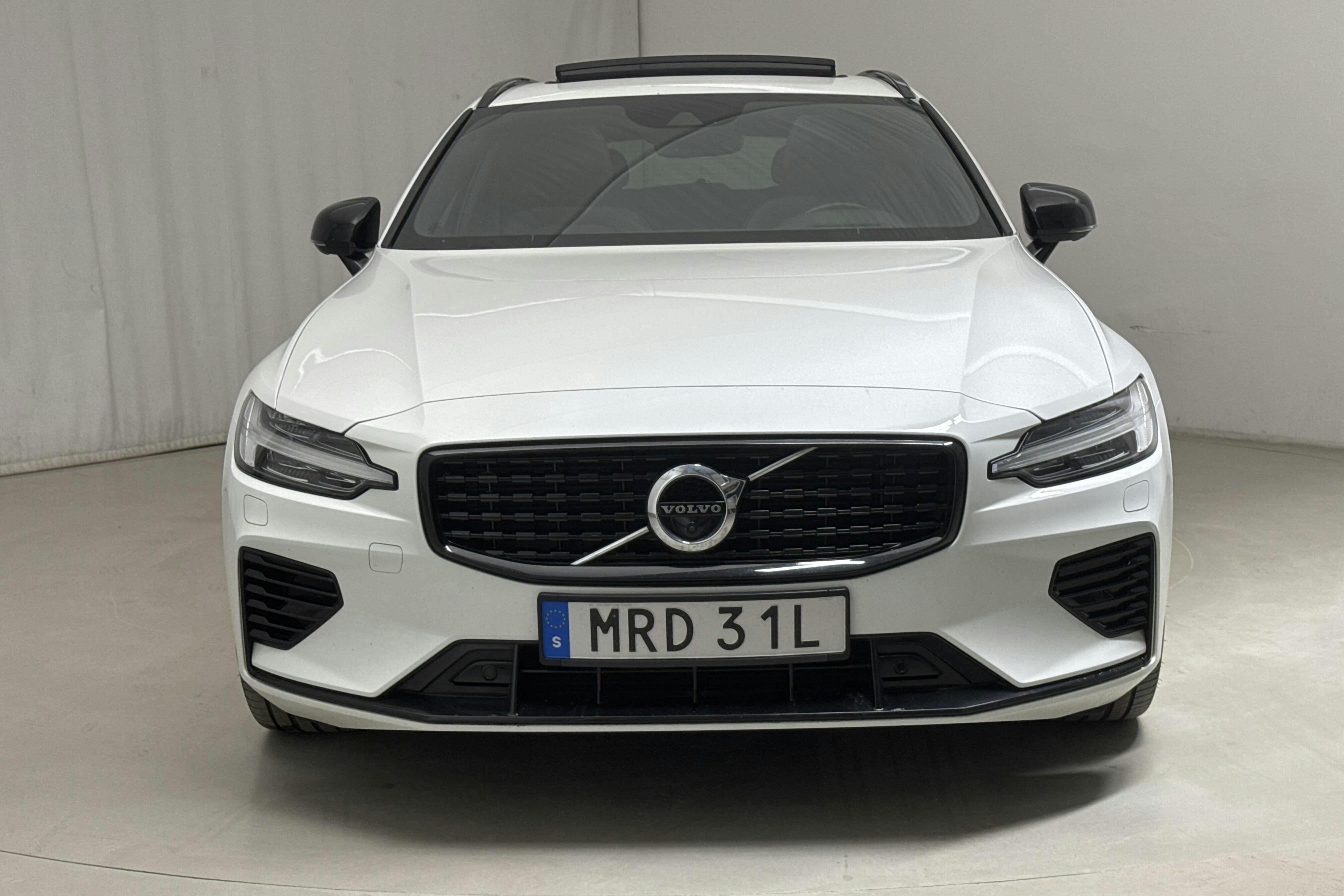 Volvo V60 T6 AWD Twin Engine (340hk) - 85 760 km - Automaatne - valge - 2021