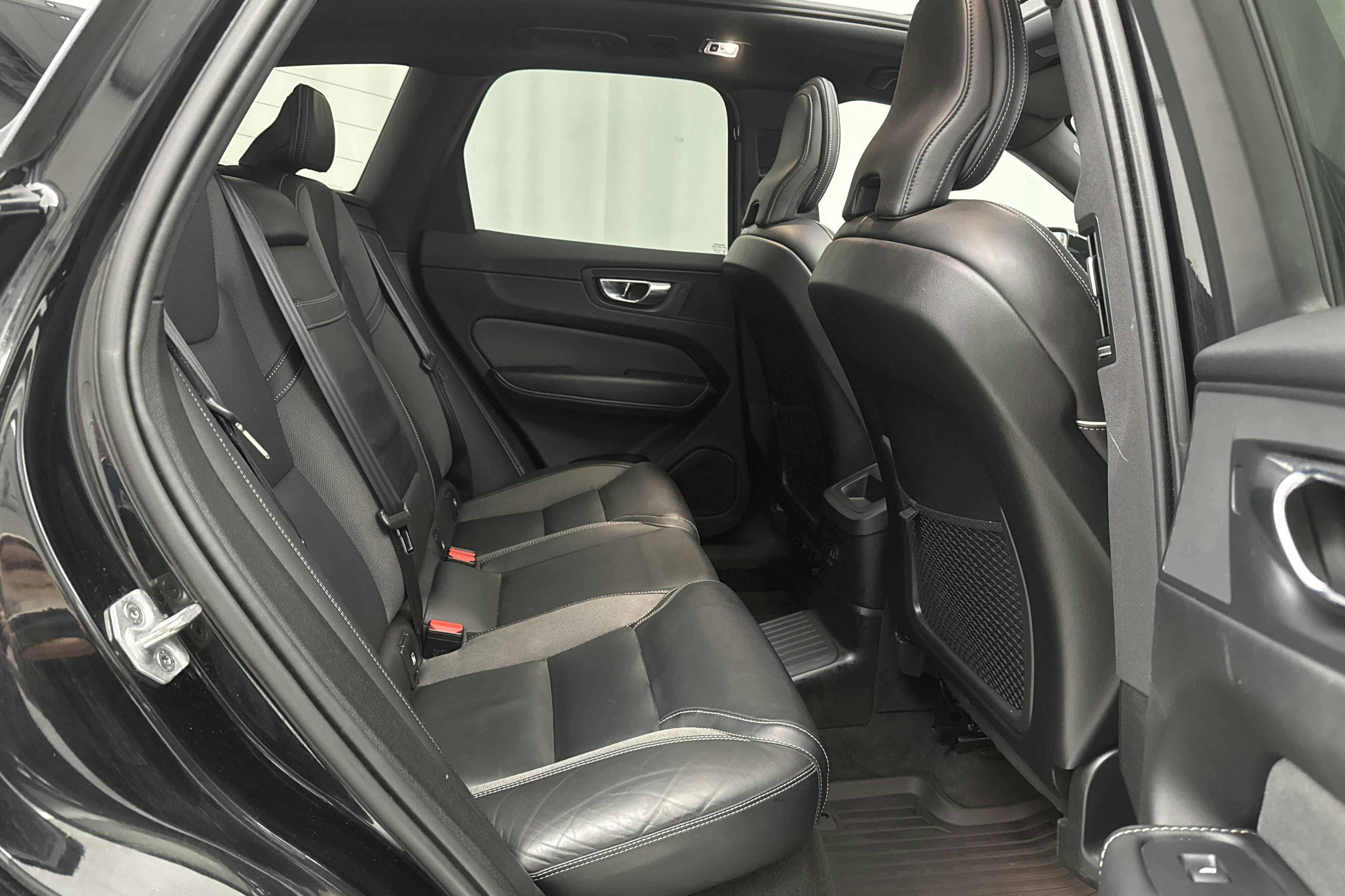 Volvo XC60 T6 AWD Recharge (340hk) - 78 970 km - Automatic - black - 2021
