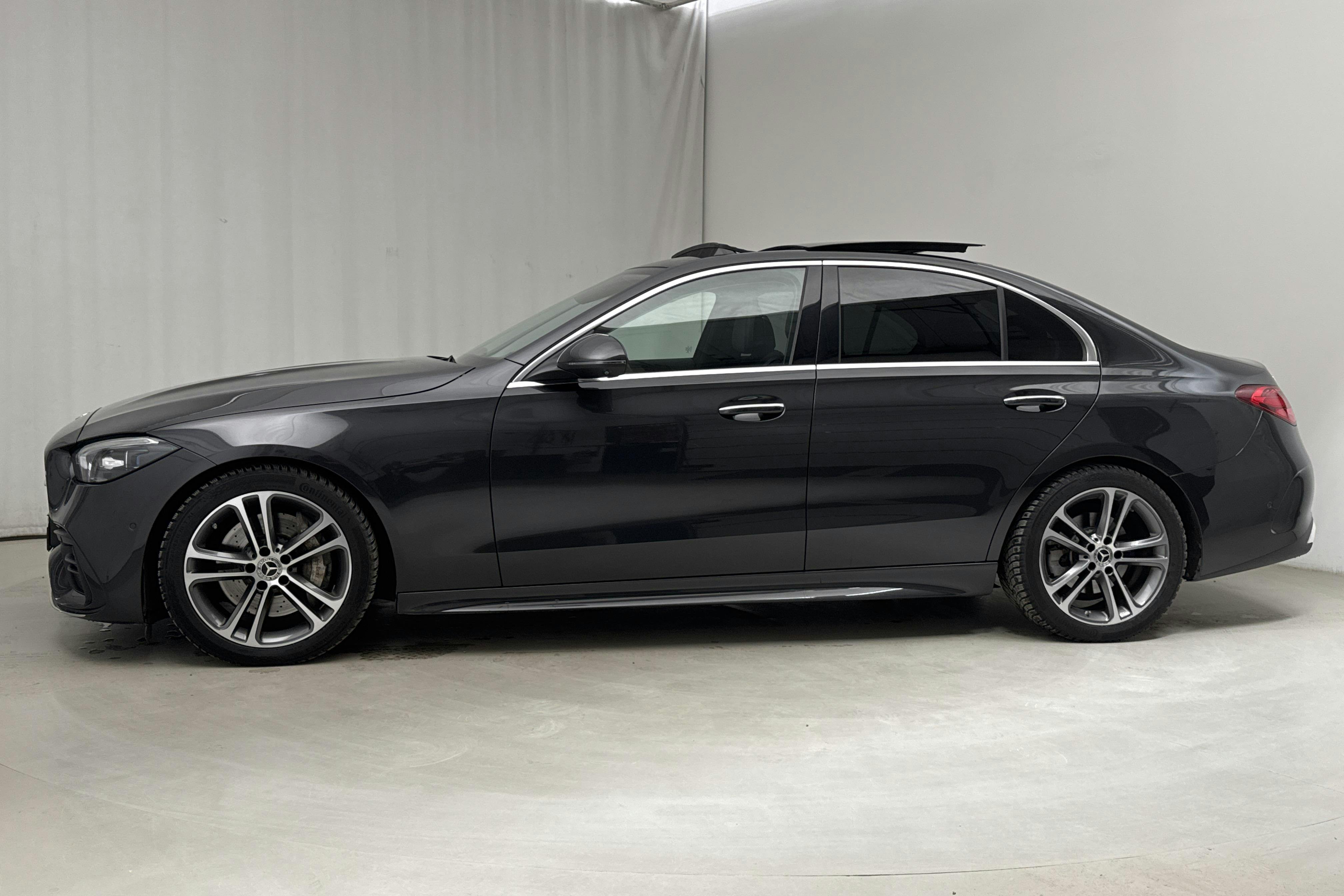 Mercedes C 300 Sedan W206 (258hk) - 51 210 km - Automatic - gray - 2021