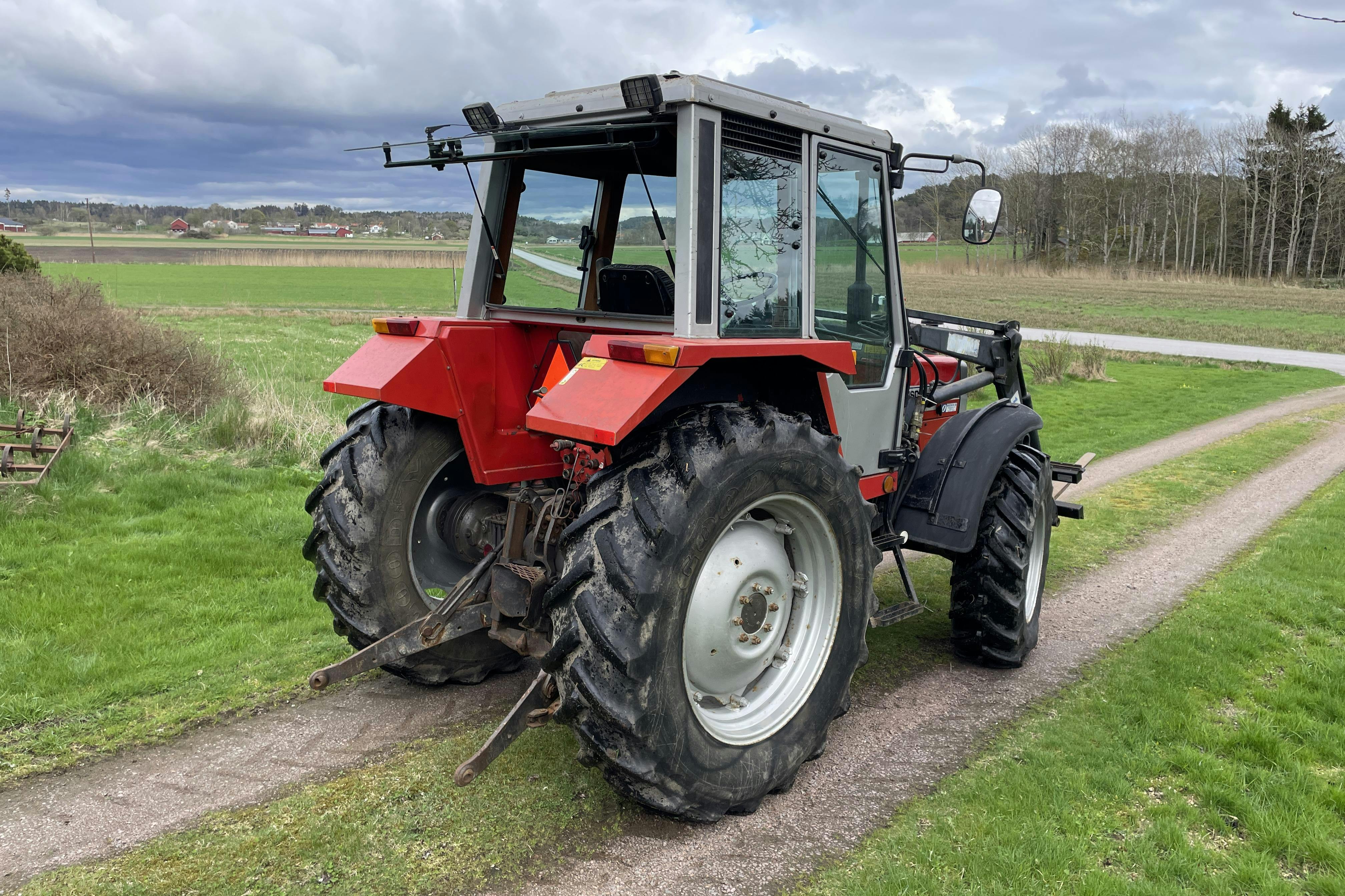 MASSEY FERGUSON 690 4WD -  - Käsitsi - punane - 1985