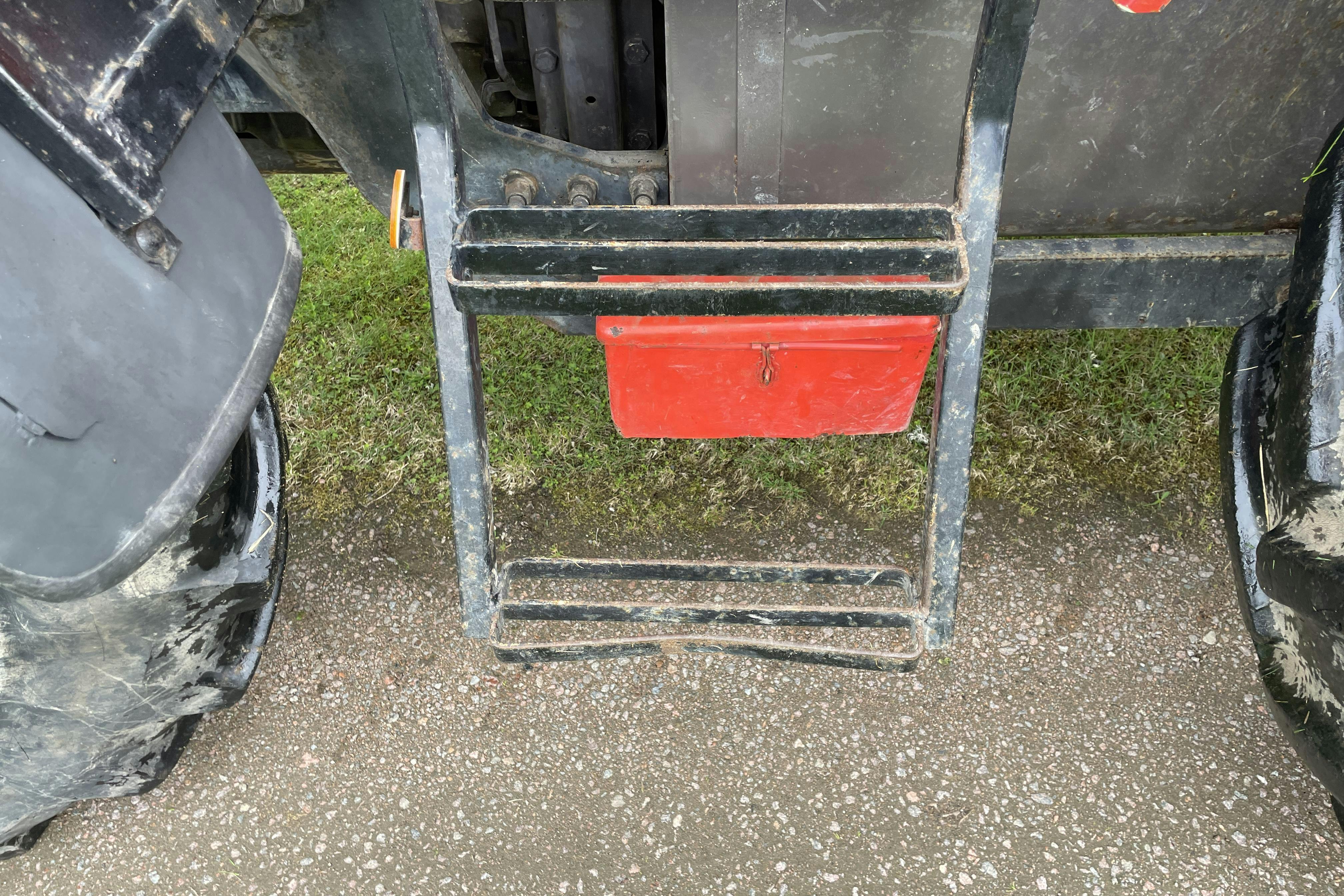MASSEY FERGUSON 690 4WD -  - Käsitsi - punane - 1985