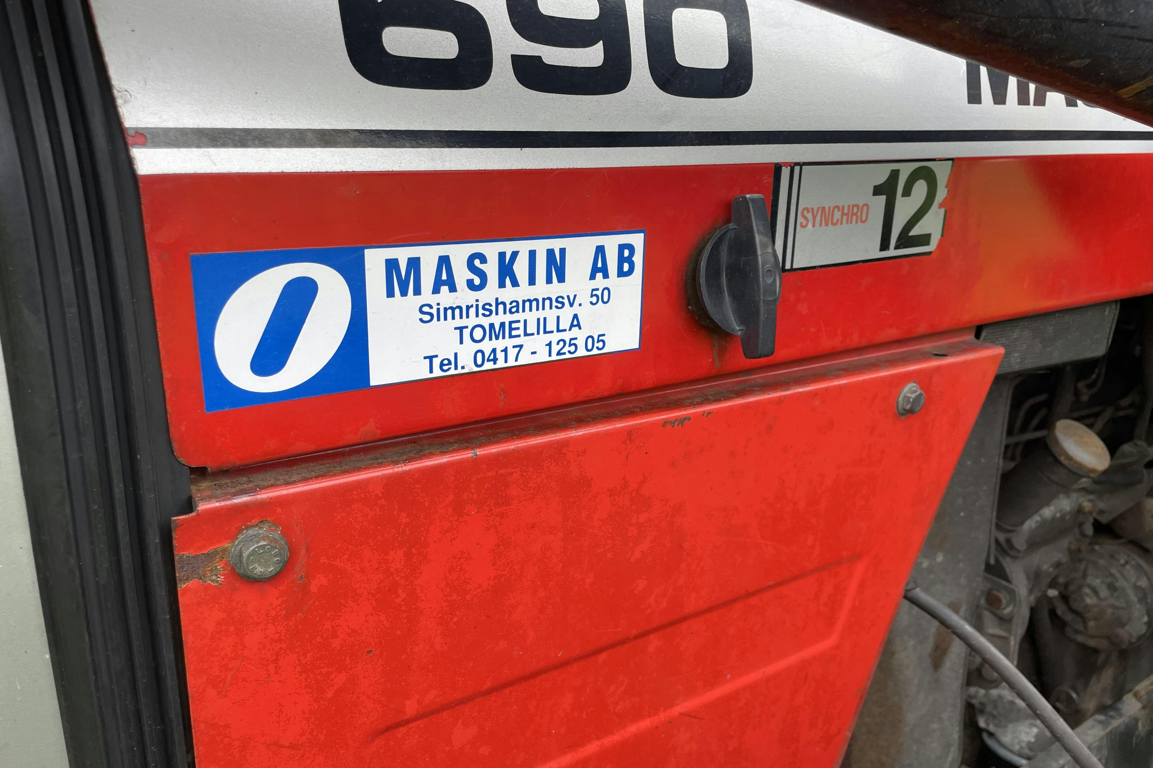 MASSEY FERGUSON 690 4WD -  - Käsitsi - punane - 1985