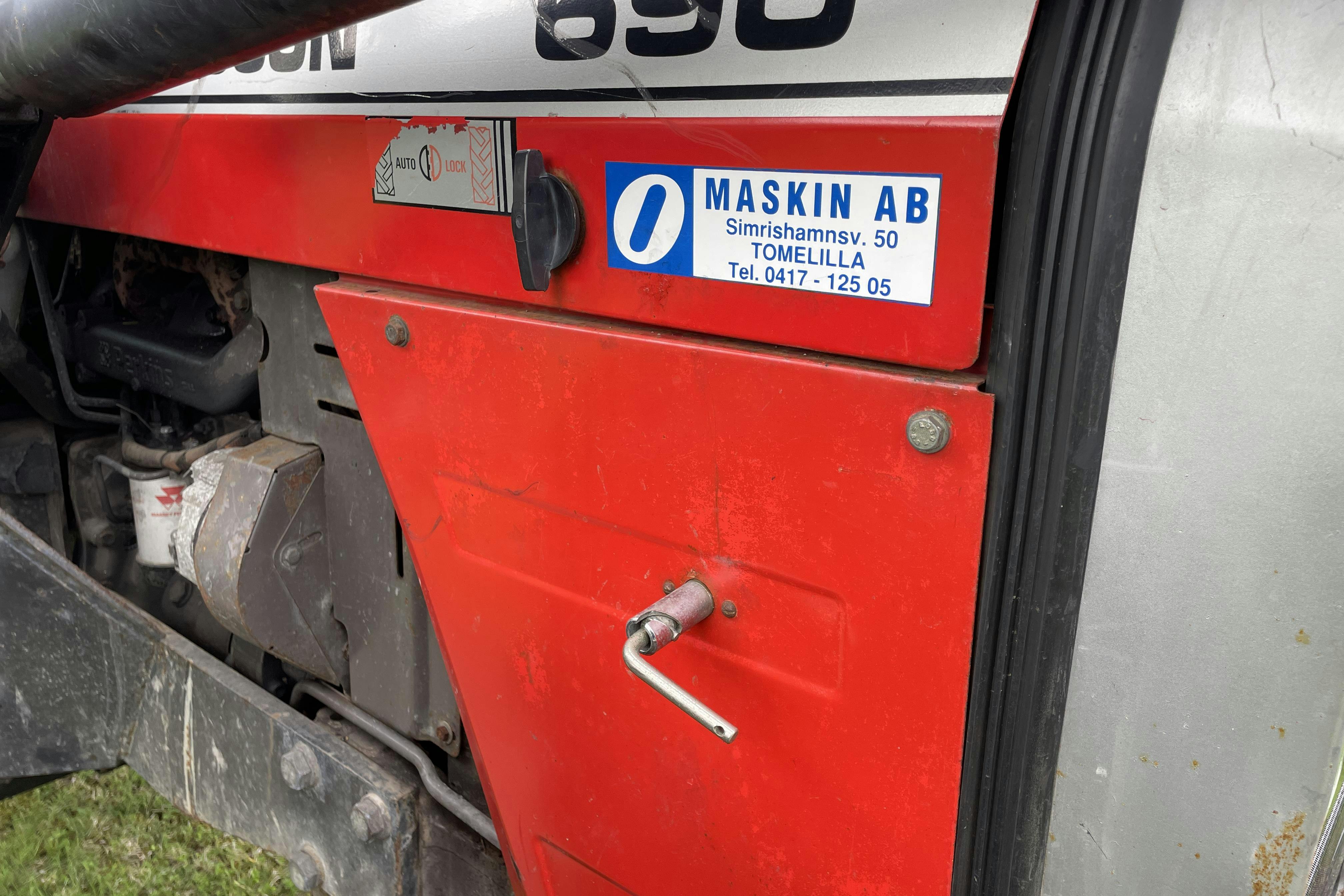 MASSEY FERGUSON 690 4WD -  - Käsitsi - punane - 1985