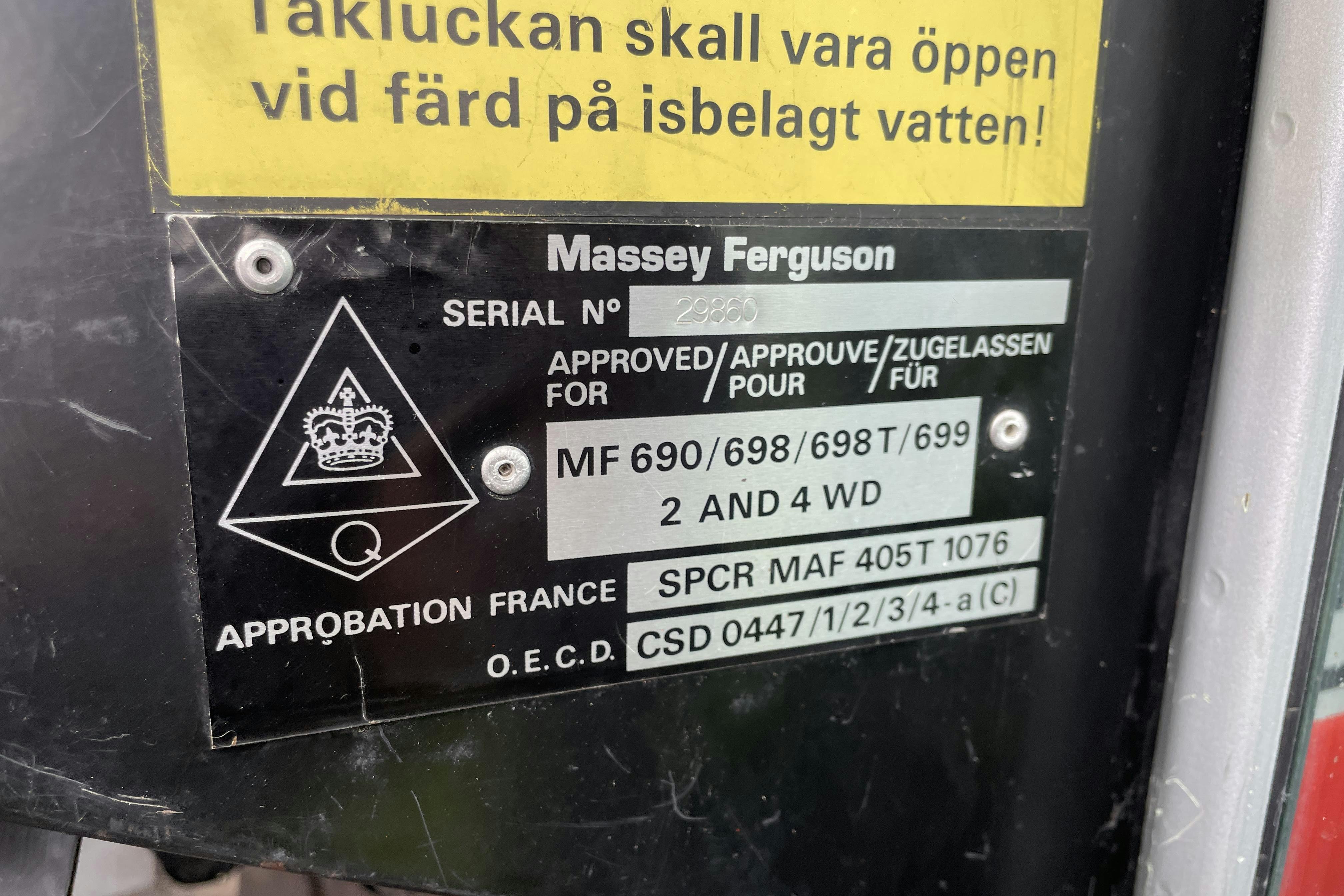 MASSEY FERGUSON 690 4WD -  - Käsitsi - punane - 1985