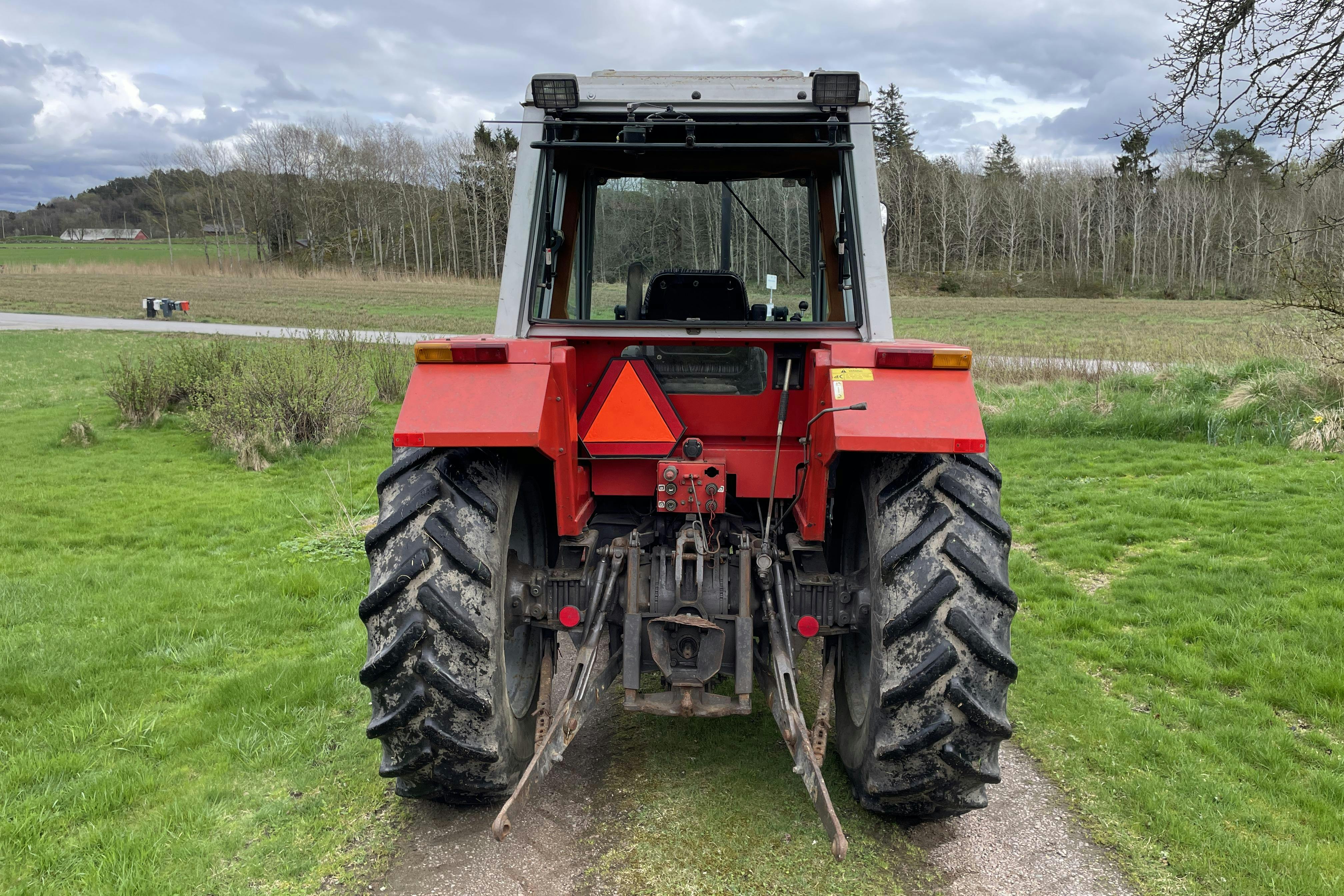 MASSEY FERGUSON 690 4WD -  - Käsitsi - punane - 1985