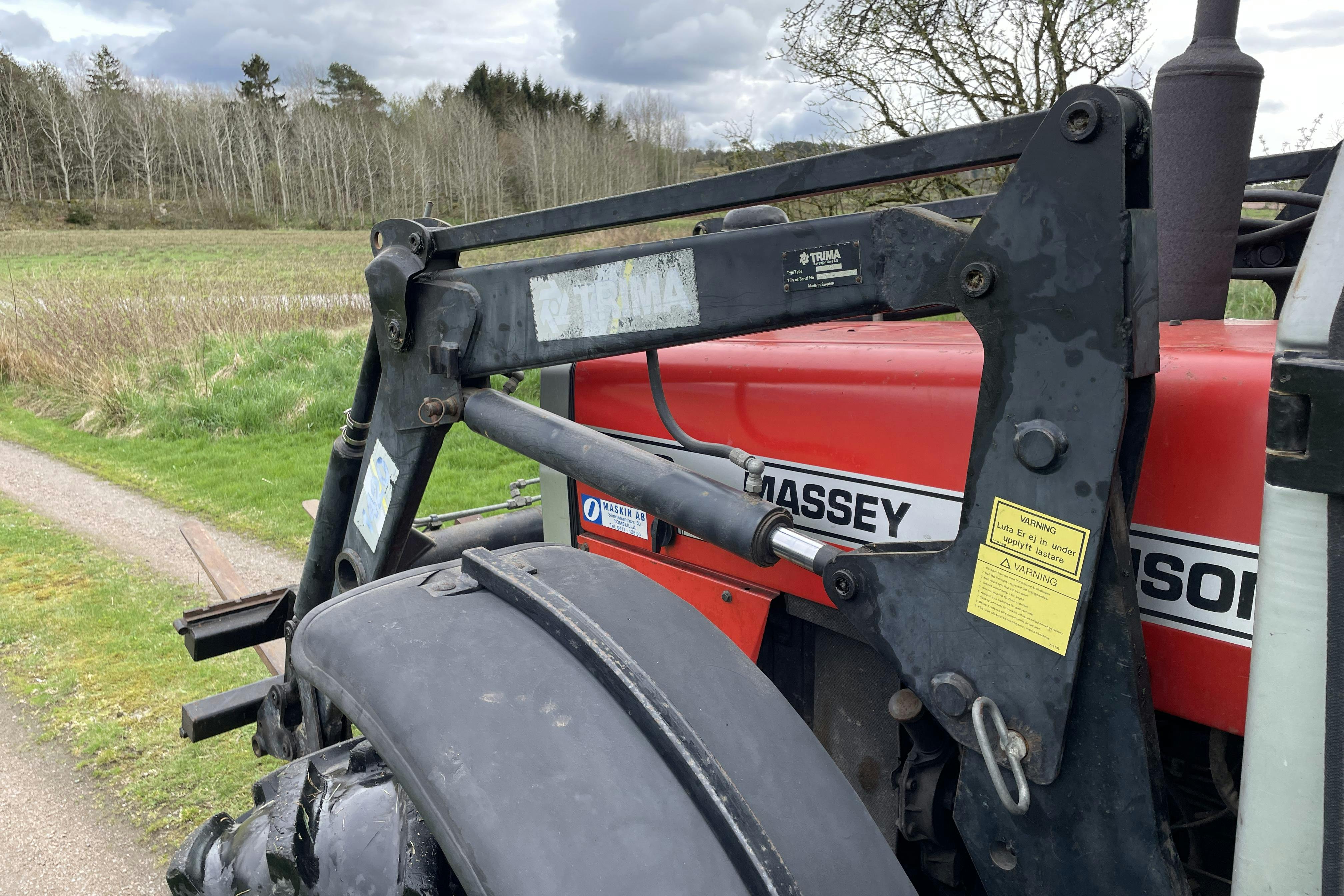 MASSEY FERGUSON 690 4WD -  - Käsitsi - punane - 1985