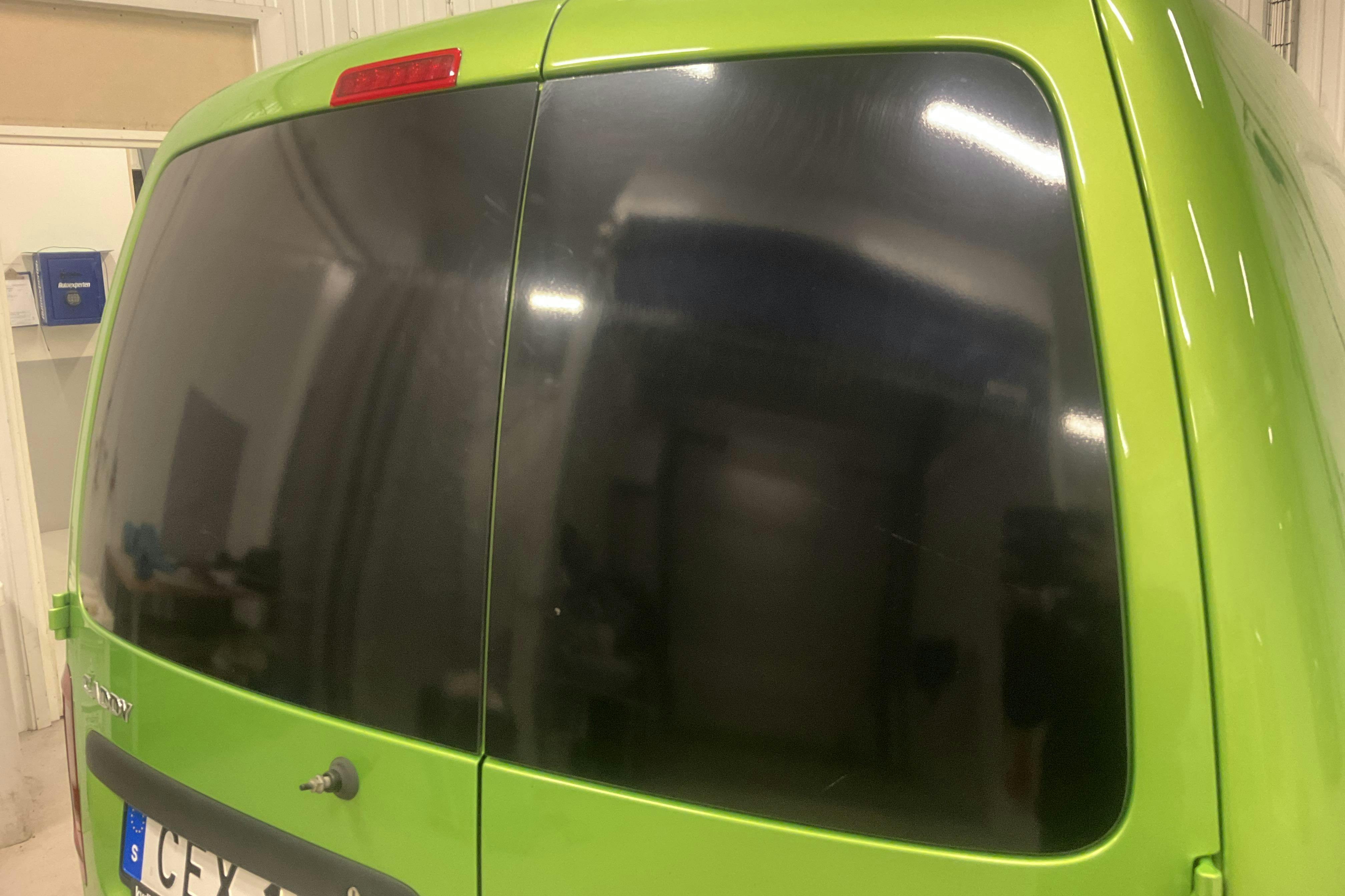 VW Caddy 1.4 TGI Maxi Skåp (110hk) - 13 363 mil - Manuell - grön - 2019