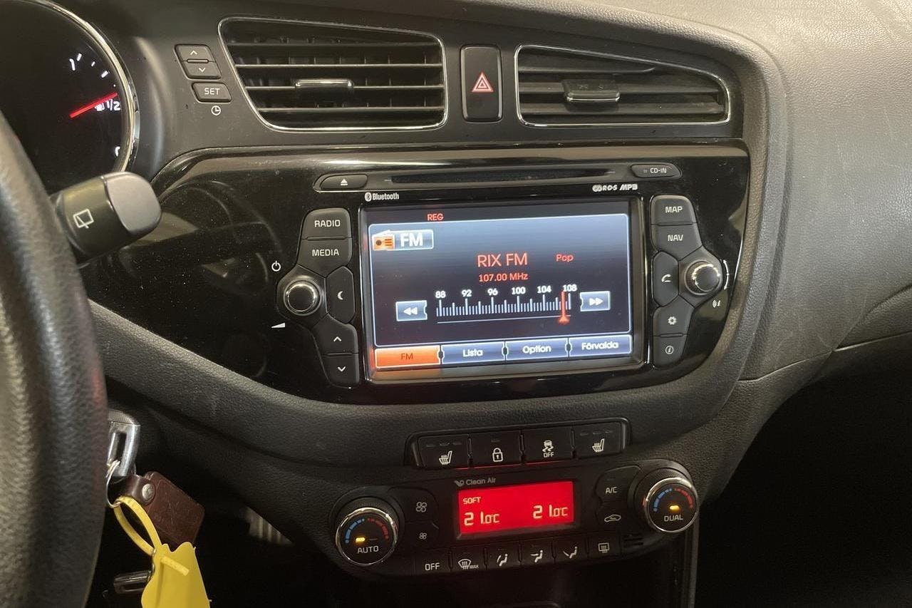 KIA Cee'd 1.6 CRDi SW (128hk) - 131 400 km - Automaattinen - musta - 2014