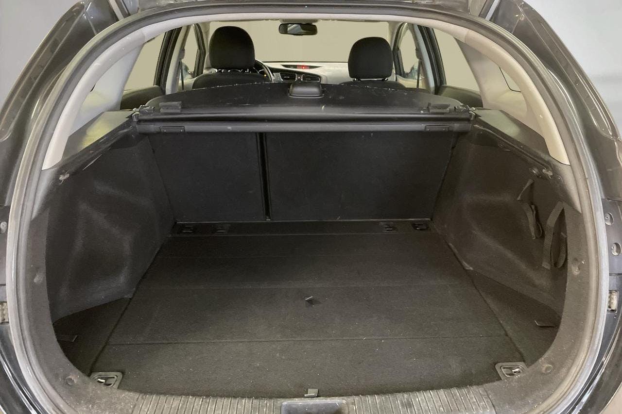 KIA Cee'd 1.6 CRDi SW (128hk) - 131 400 km - Automaattinen - musta - 2014