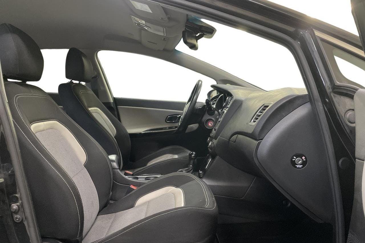 KIA Cee'd 1.6 CRDi SW (128hk) - 131 400 km - Automaattinen - musta - 2014