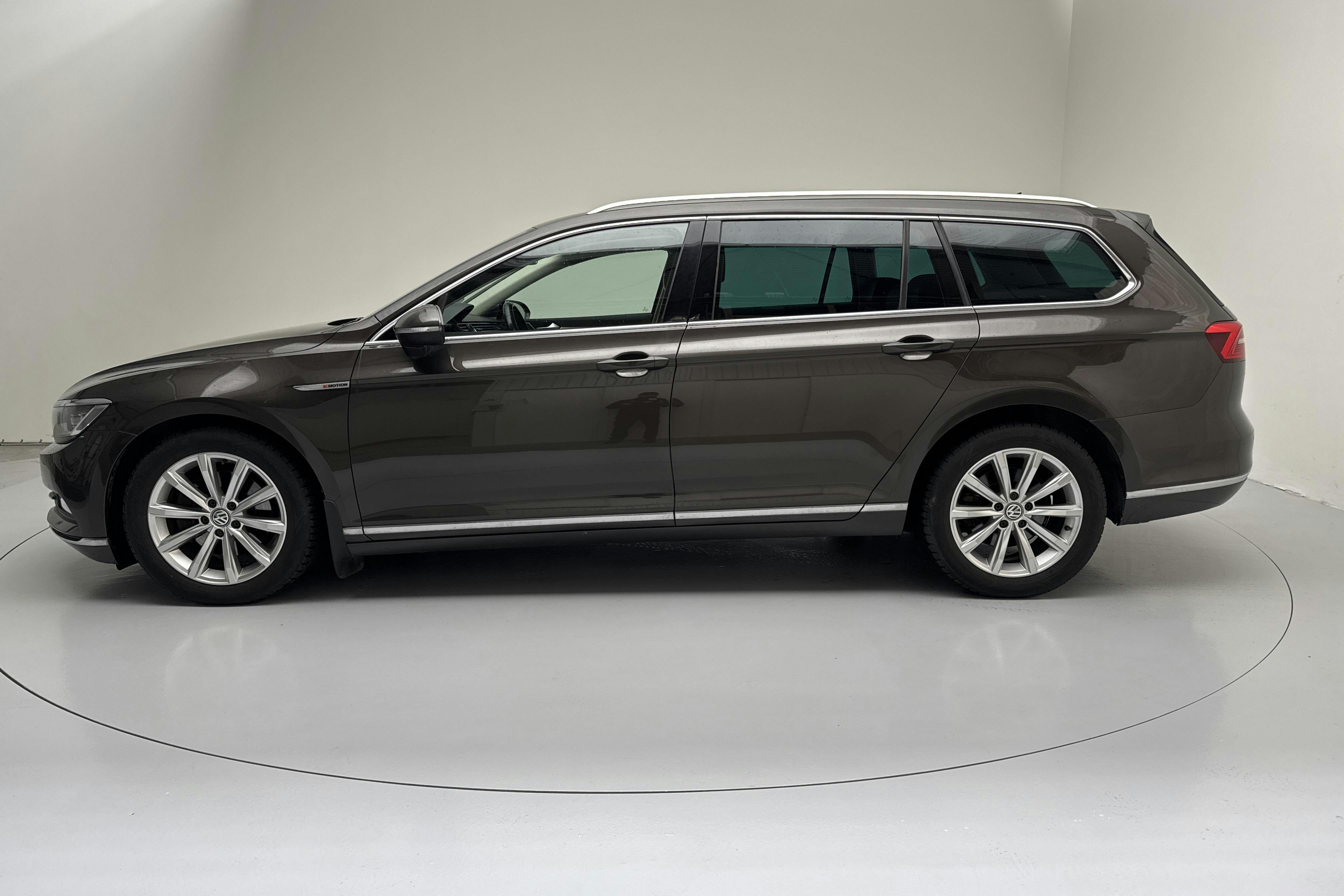 VW Passat 2.0 TDI Sportscombi 4MOTION (190hk) - 190 660 km - Automatic - Dark Brown - 2016