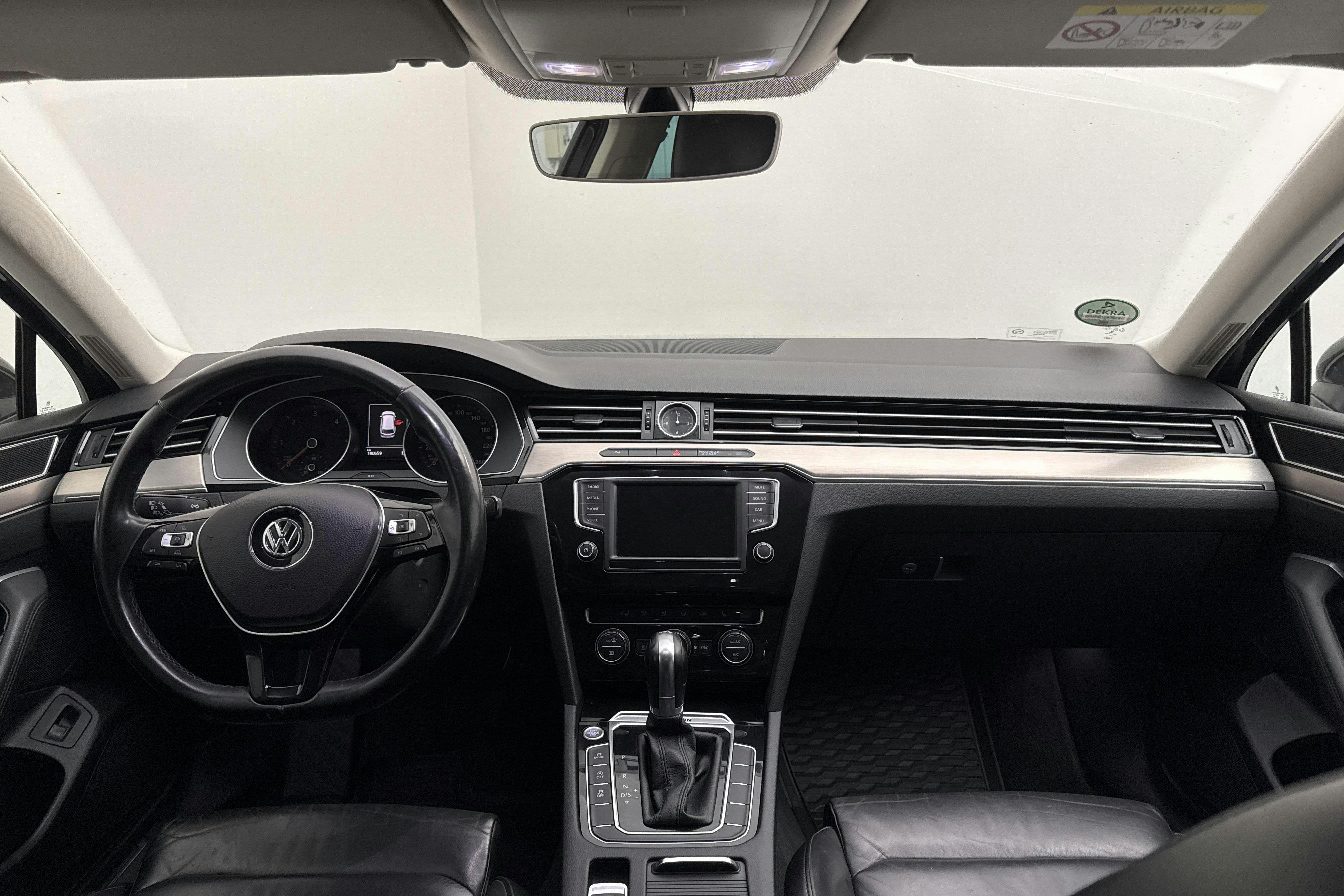 VW Passat 2.0 TDI Sportscombi 4MOTION (190hk) - 190 660 km - Automatic - Dark Brown - 2016