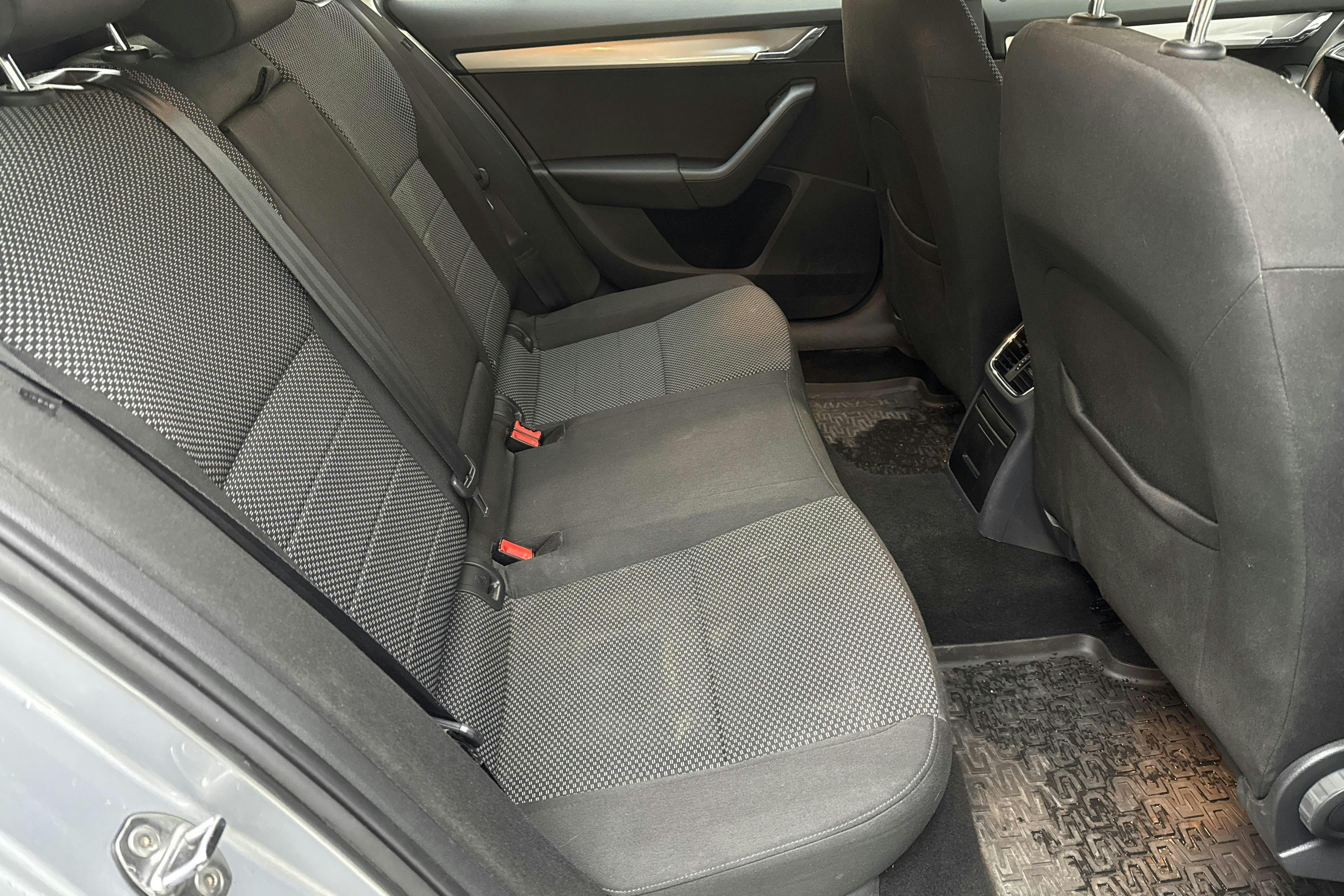 Skoda Octavia III 1.4 TSI Combi (140hk) - 11 253 mil - Manuell - silver - 2014
