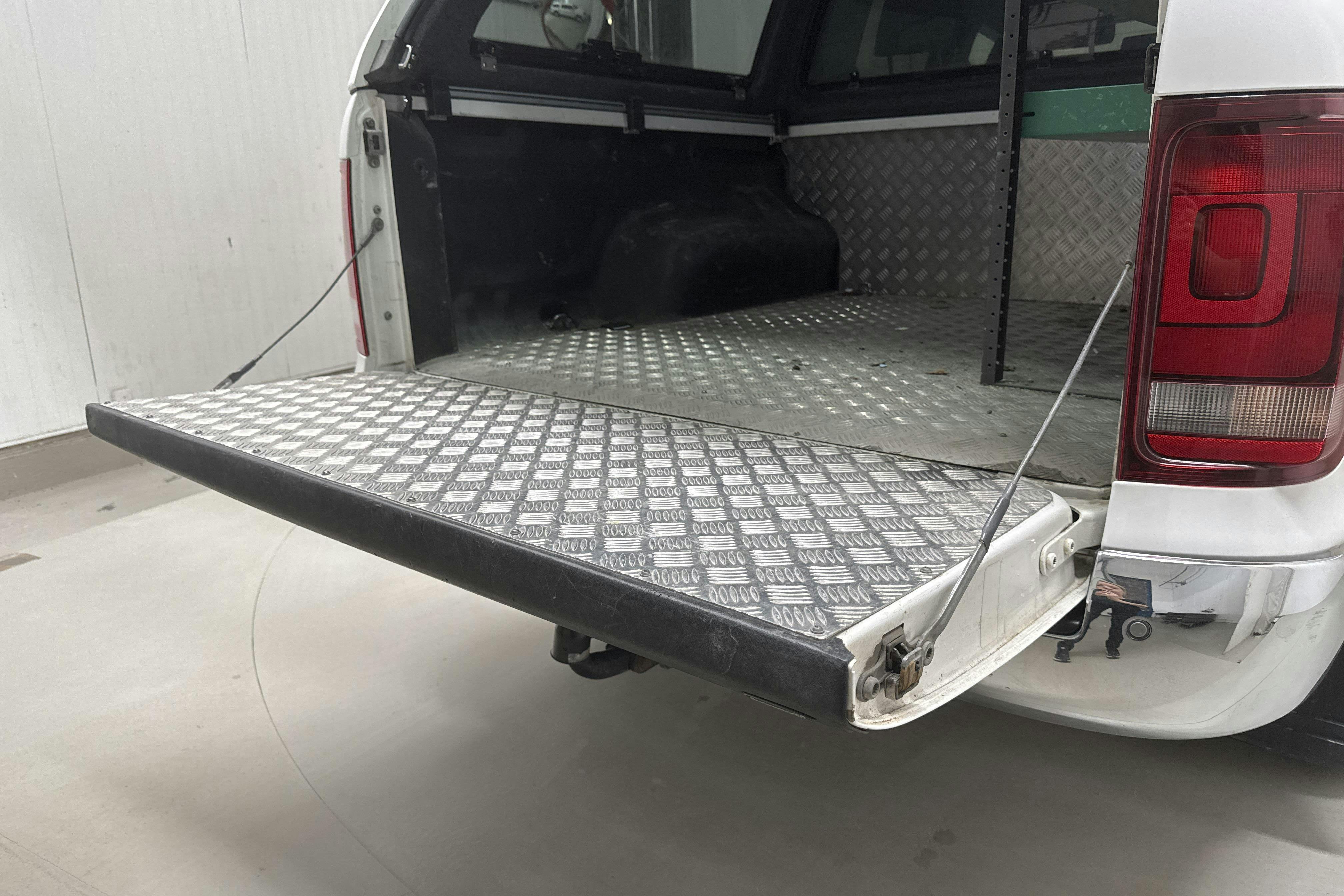 VW Amarok 3.0 TDI 4motion (224hk) - 285 340 km - Automaatne - valge - 2018