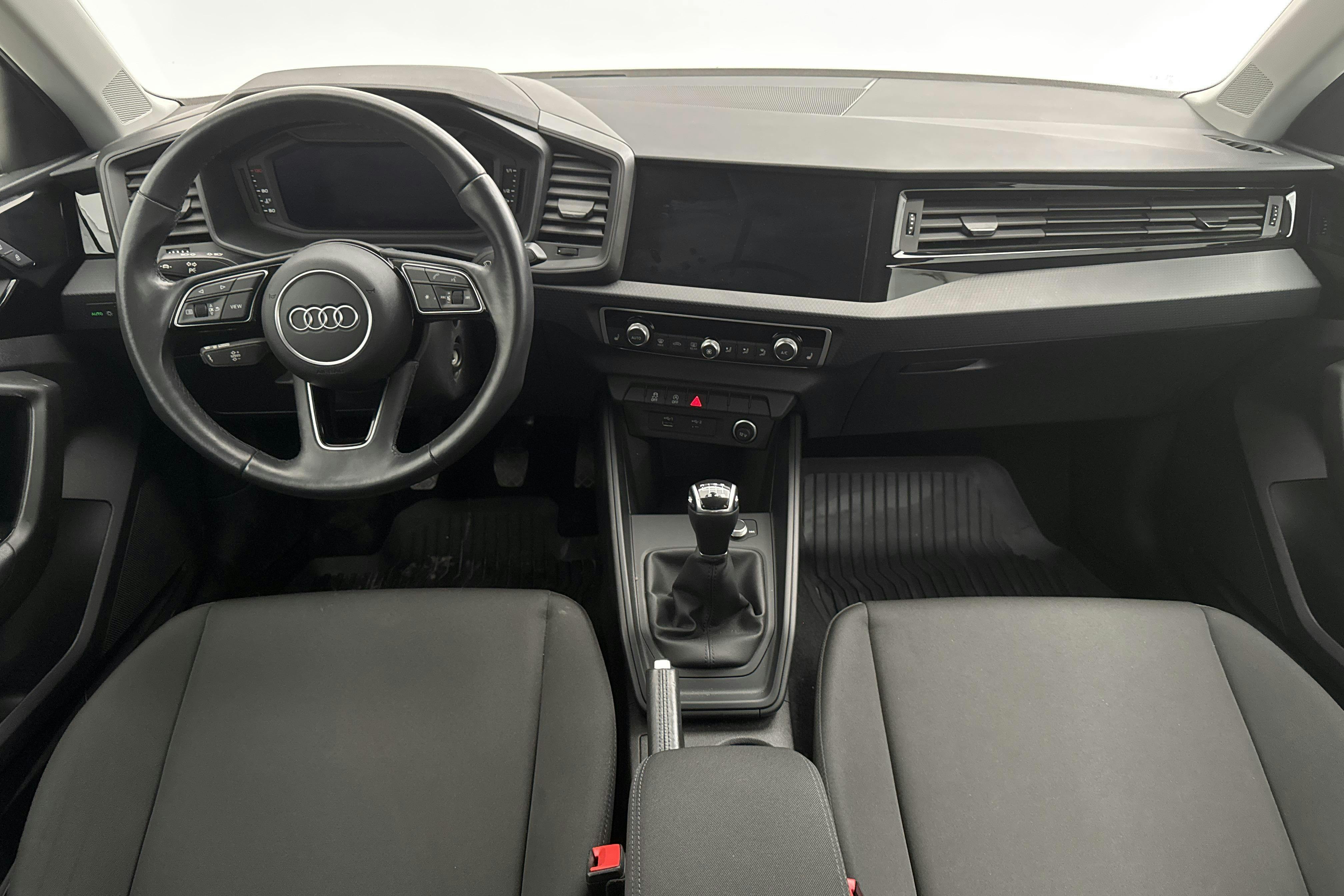 Audi A1 Sportback 30 TFSI (110hk) - 14 910 km - Manual - white - 2021