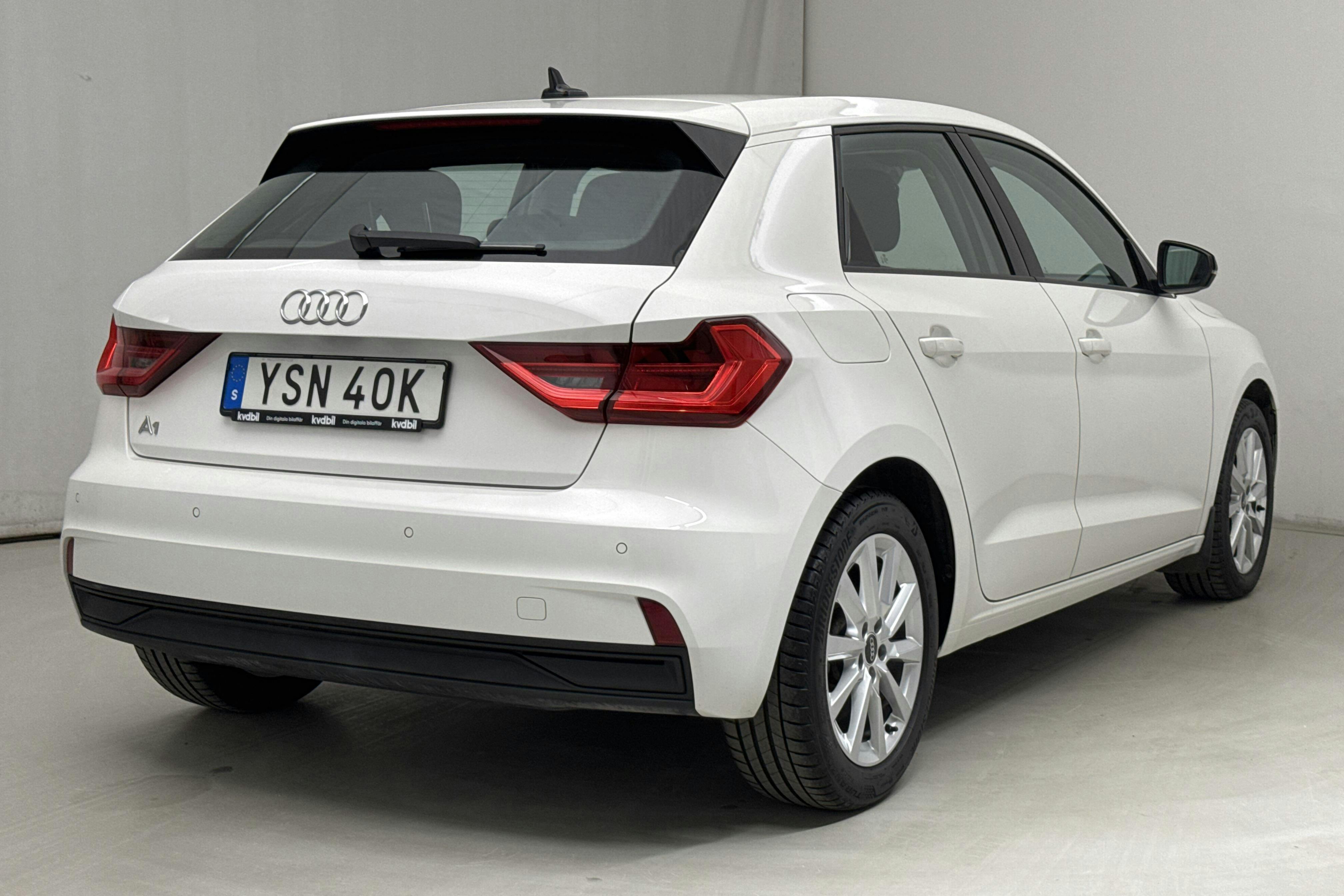 Audi A1 Sportback 30 TFSI (110hk) - 14 910 km - Manual - white - 2021