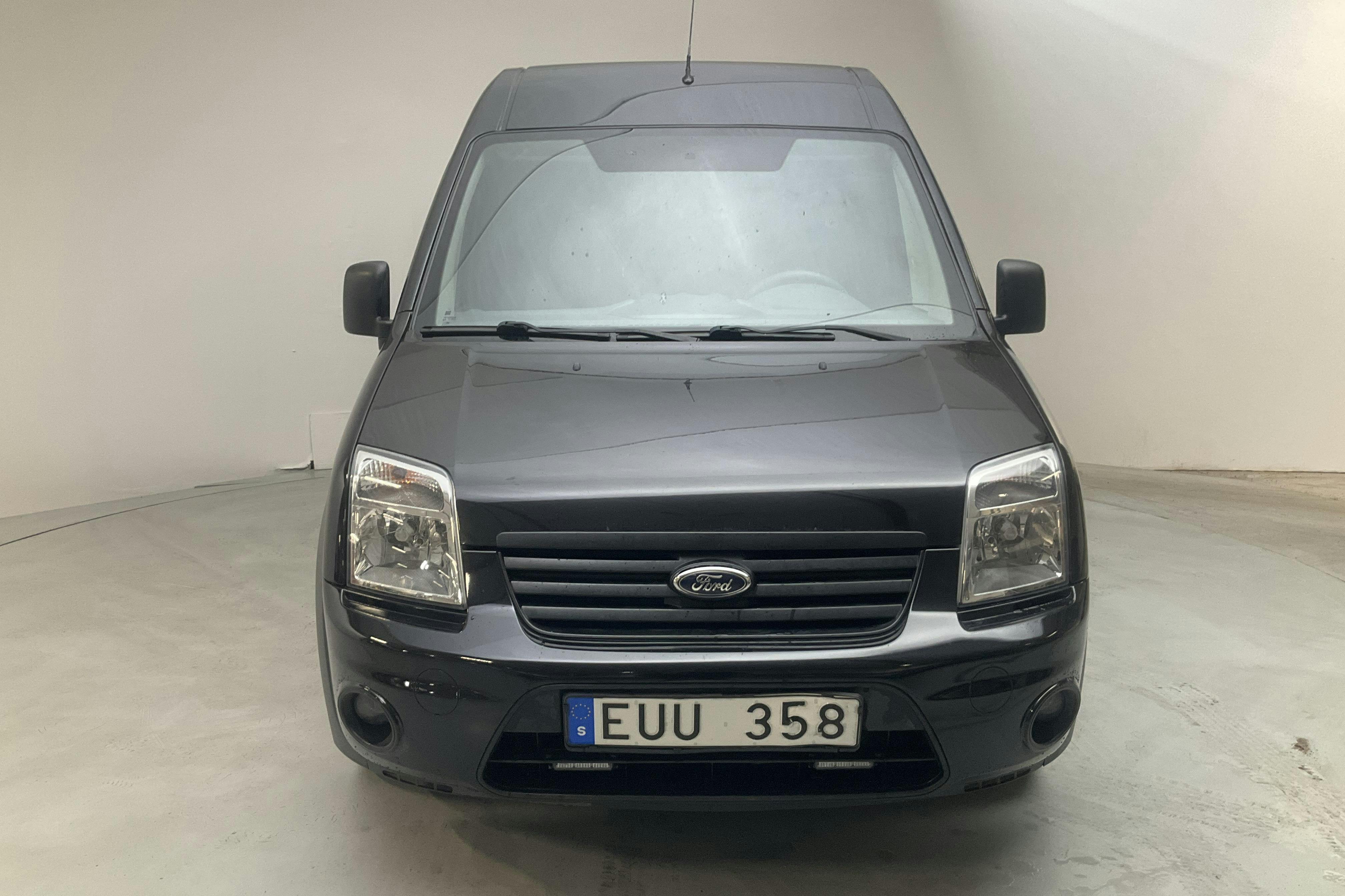 Ford Transit Connect 1.8 TDCi (110hk) - 121 680 km - Käsitsi - must - 2013