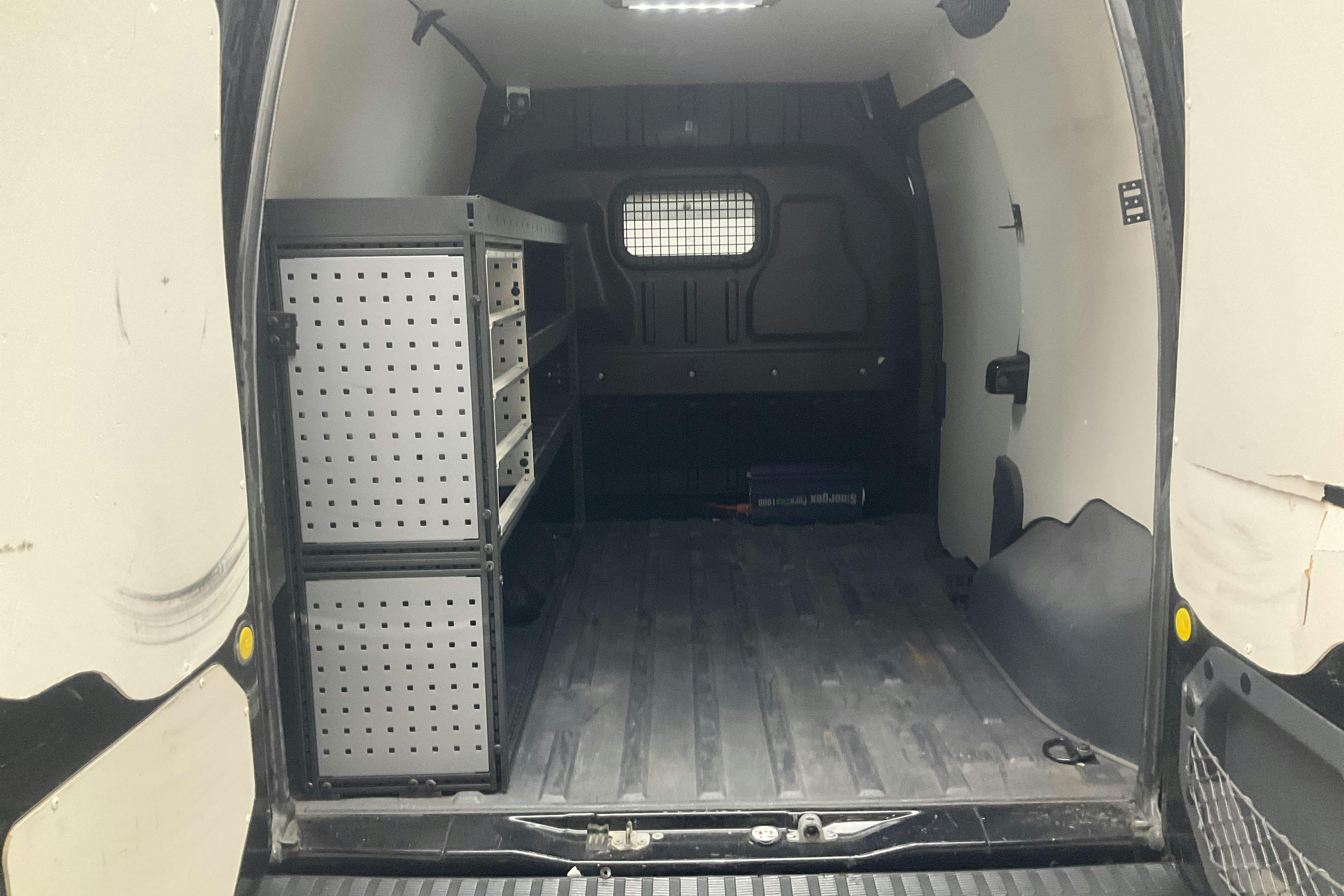 Ford Transit Connect 1.8 TDCi (110hk) - 121 680 km - Käsitsi - must - 2013