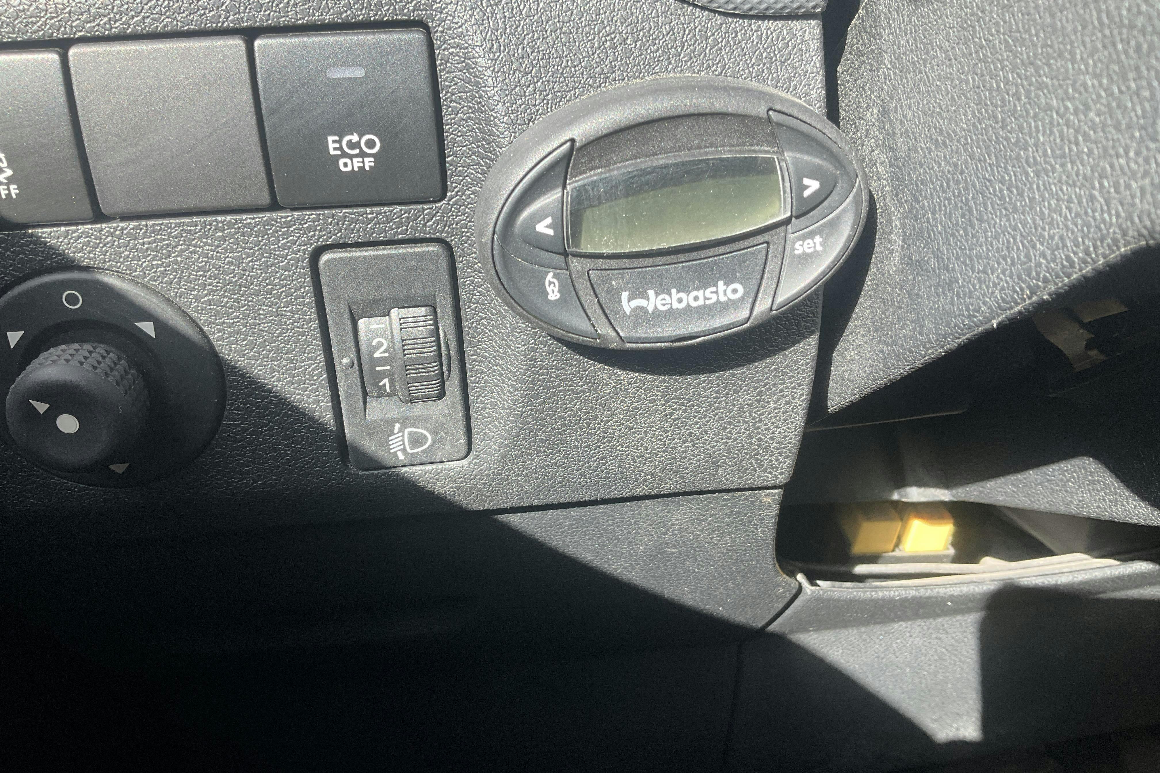 Peugeot Partner 1.6 e-HDI Skåp (90hk) - 130 860 km - Käsitsi - valge - 2014
