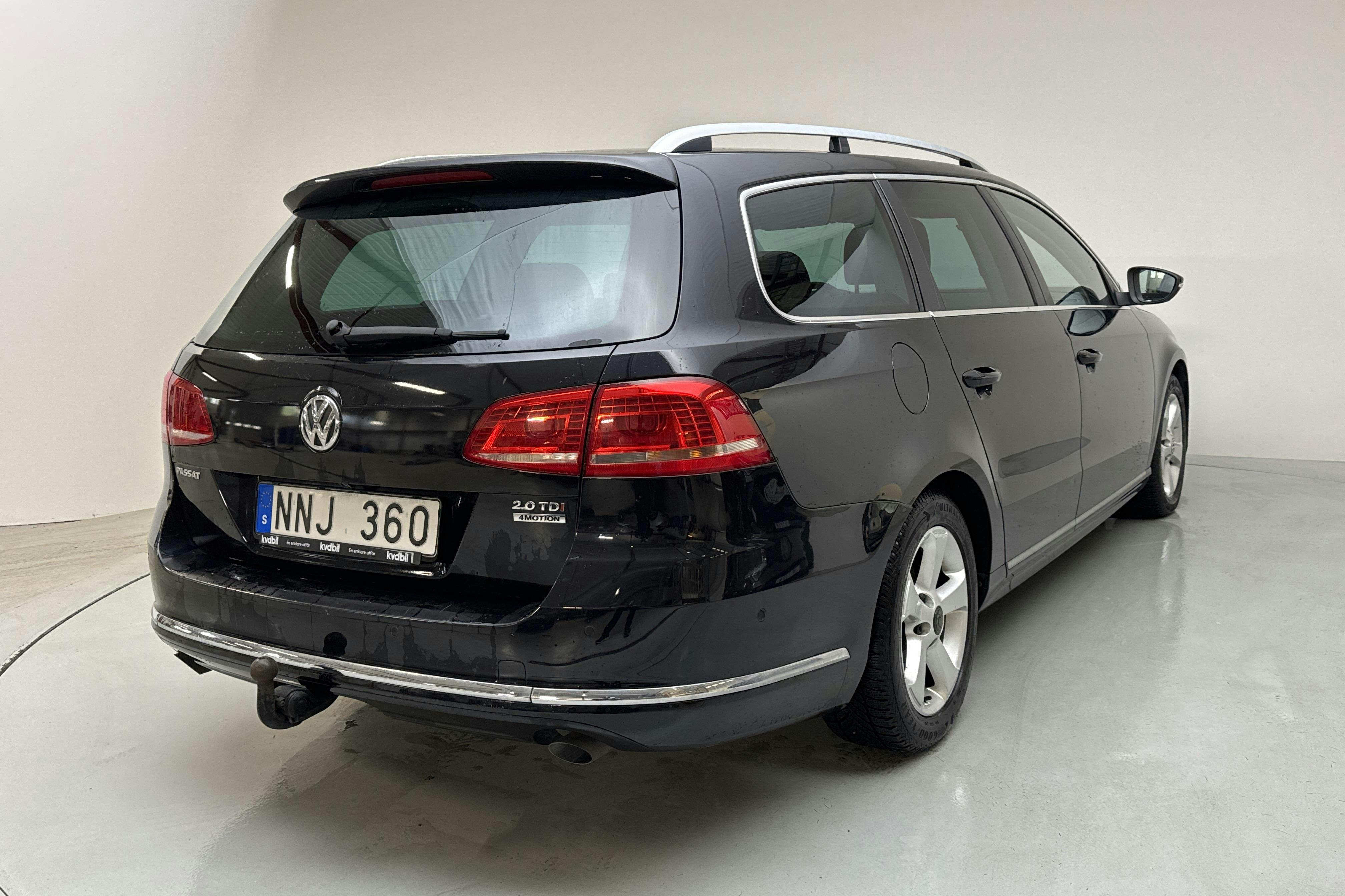 VW Passat 2.0 TDI BlueMotion Technology Variant 4Motion (170hk) - 180 120 km - Automaattinen - musta - 2013