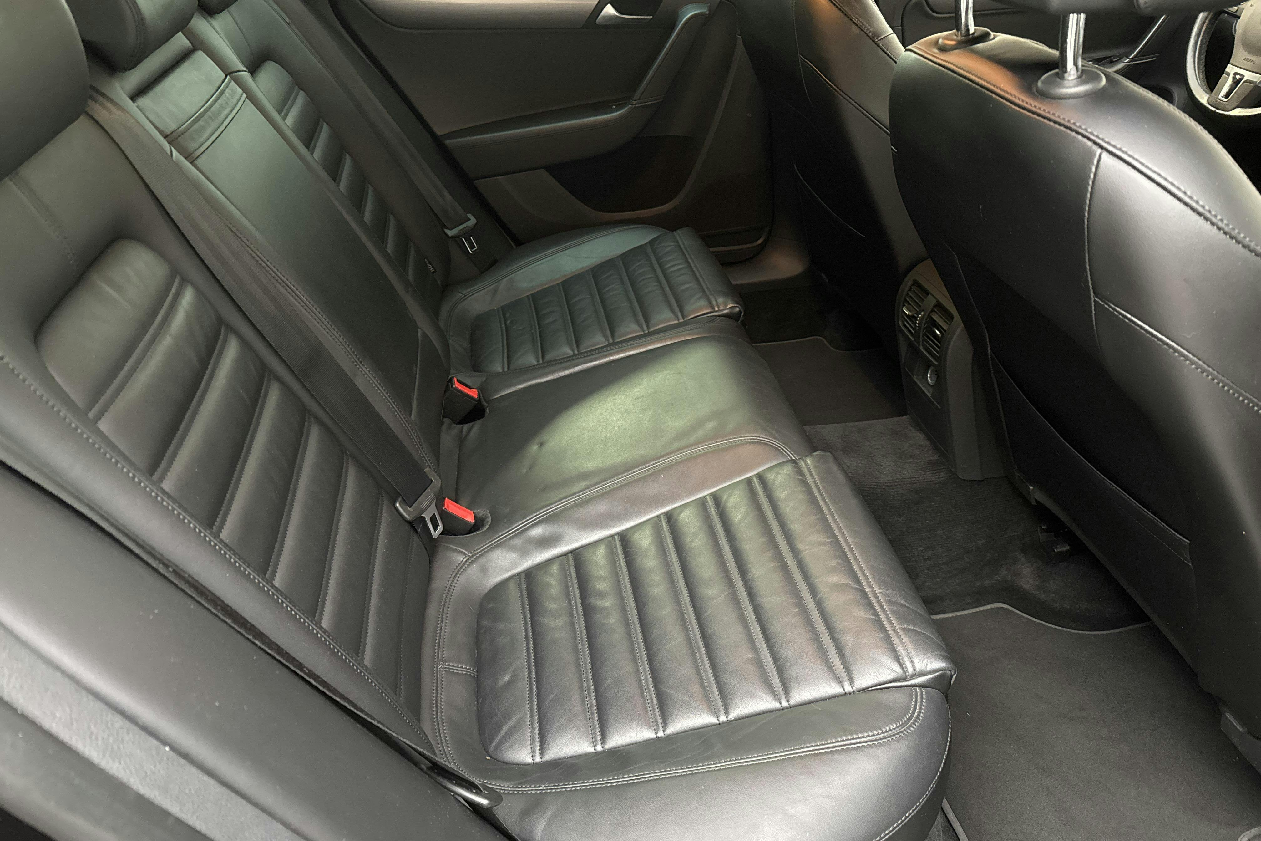 VW Passat 2.0 TDI BlueMotion Technology Variant 4Motion (170hk) - 180 120 km - Automaattinen - musta - 2013