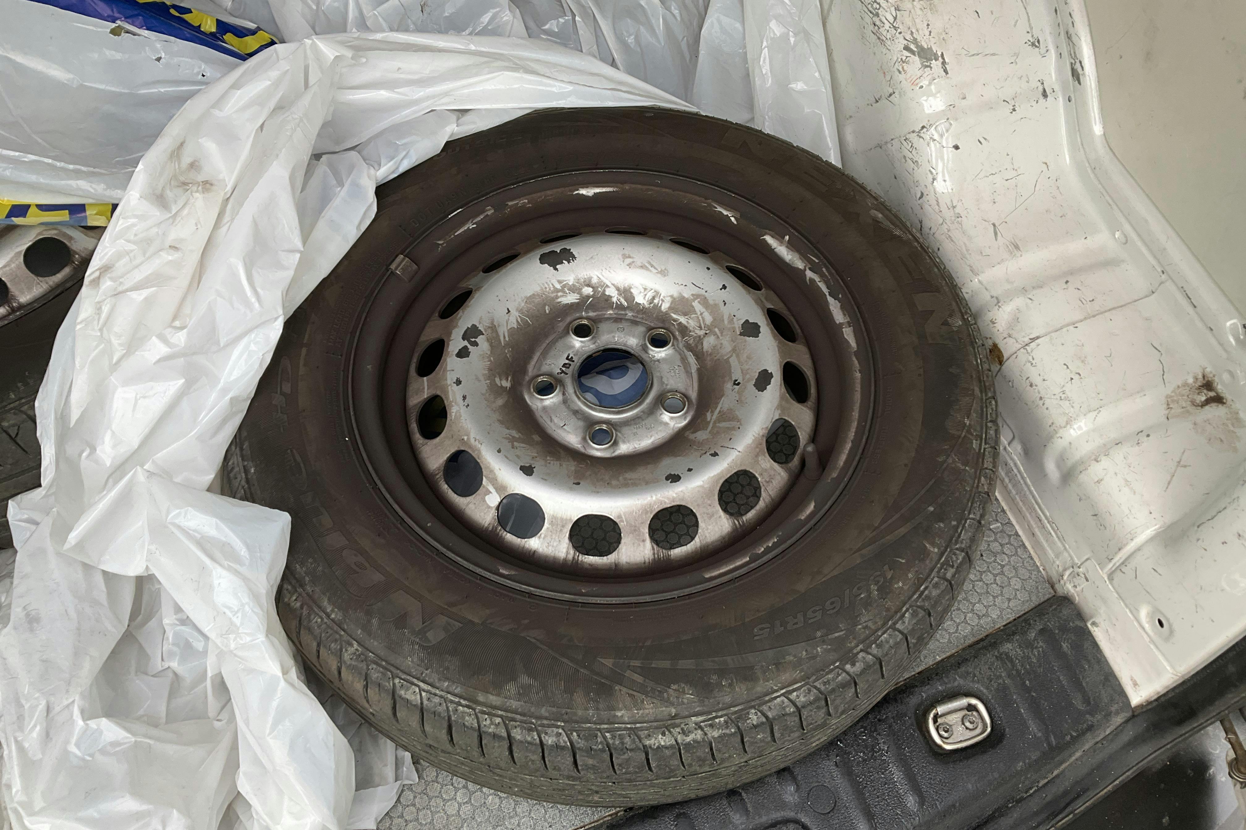 VW Caddy 2.0 TDI Maxi Skåp (102hk) - 107 920 km - Manuaalinen - valkoinen - 2016