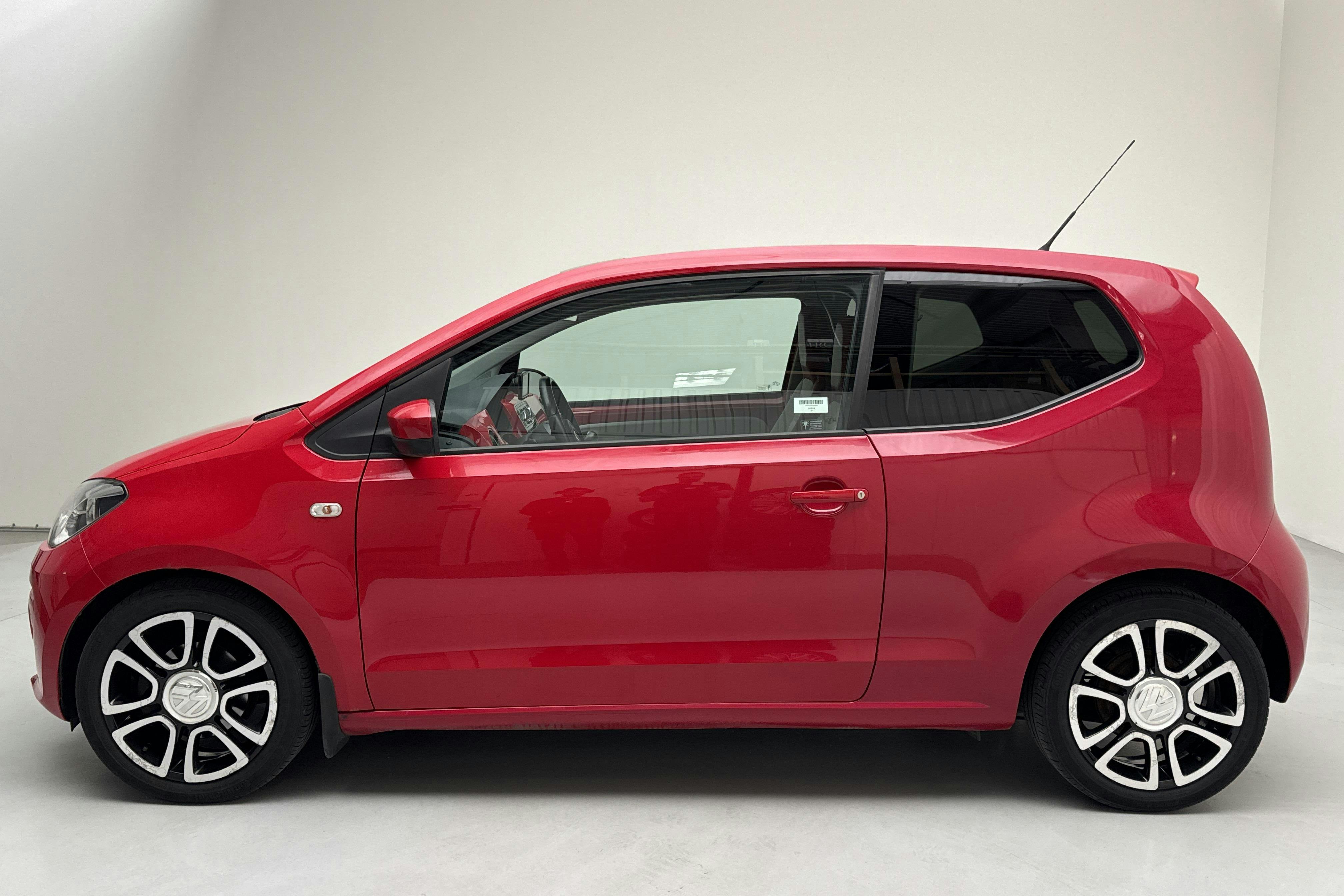 VW up! 1.0 3dr (75hk) - 113 120 km - Manuaalinen - punainen - 2012