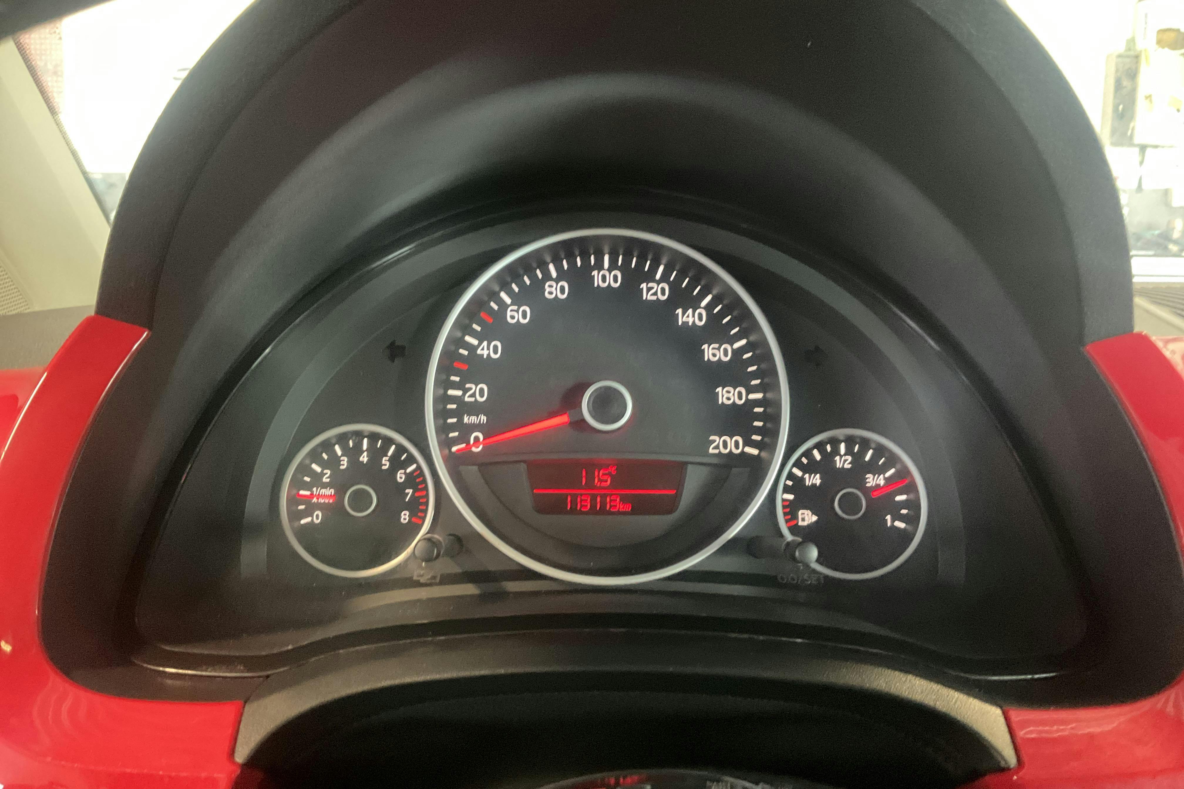 VW up! 1.0 3dr (75hk) - 113 120 km - Manuaalinen - punainen - 2012